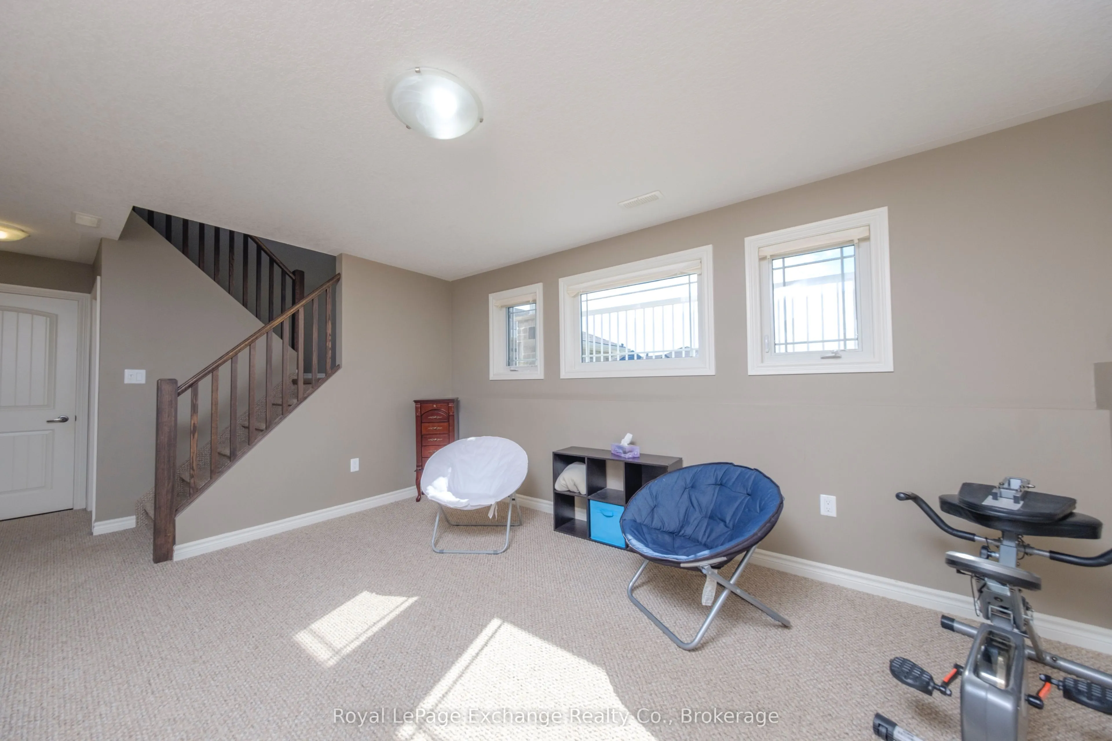54 Lakefield Drive