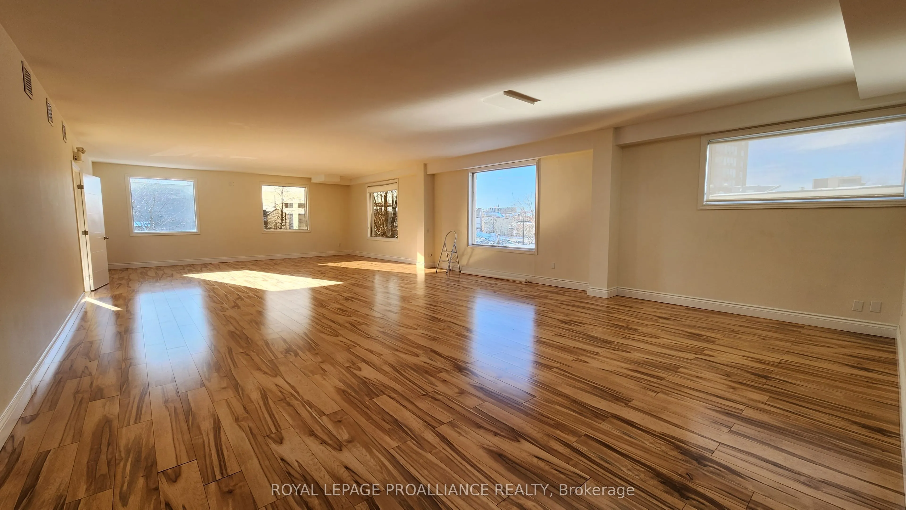 354 PINNACLE Street, #C