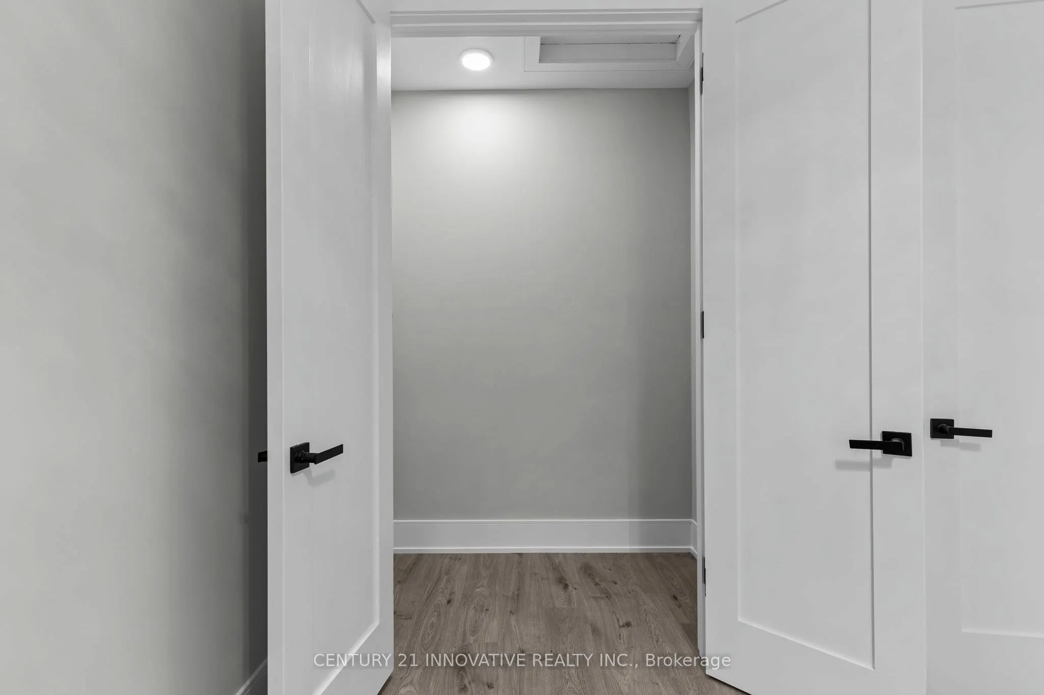 15 Grant Court