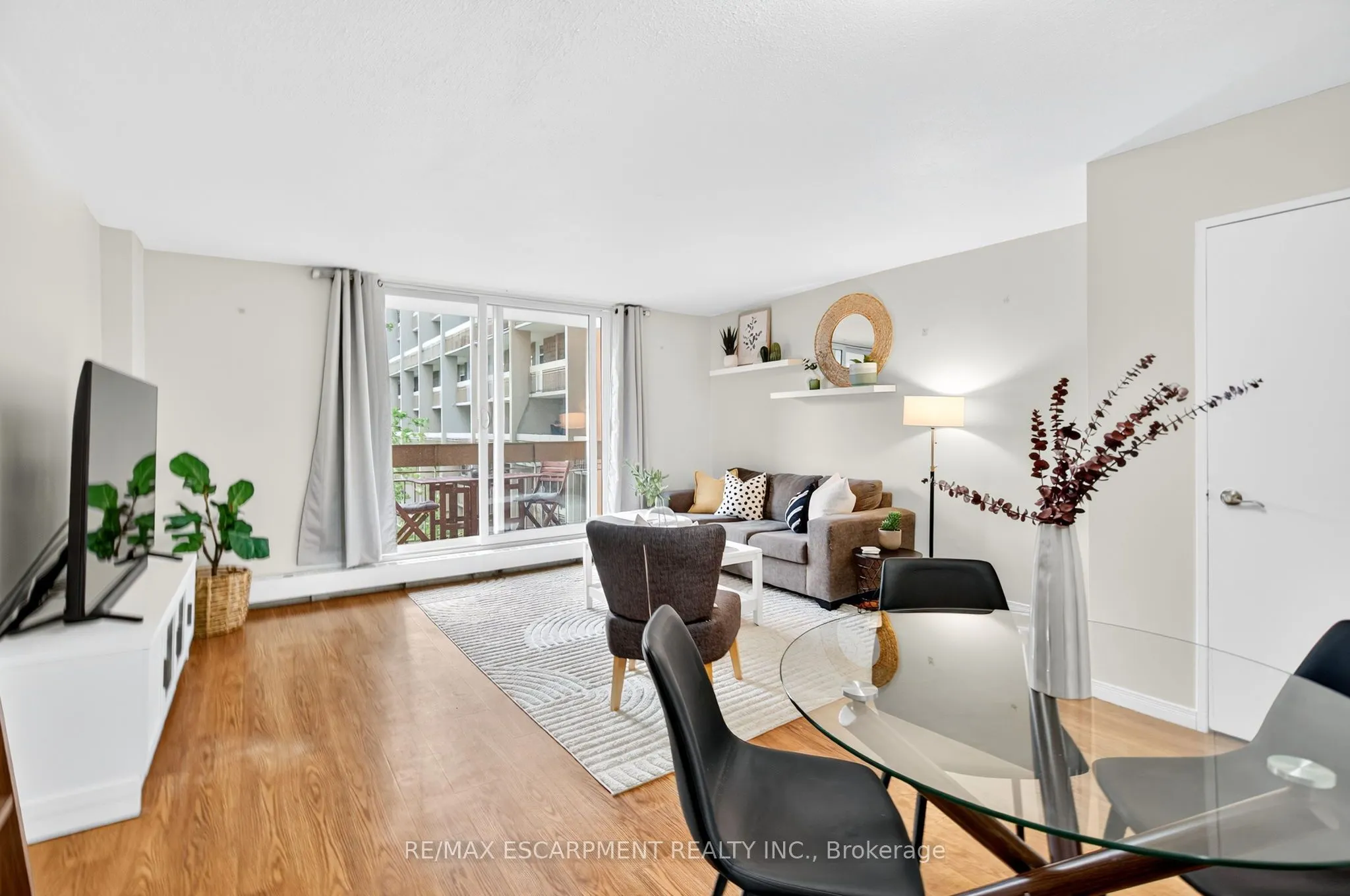 350 Quigley Road, #320