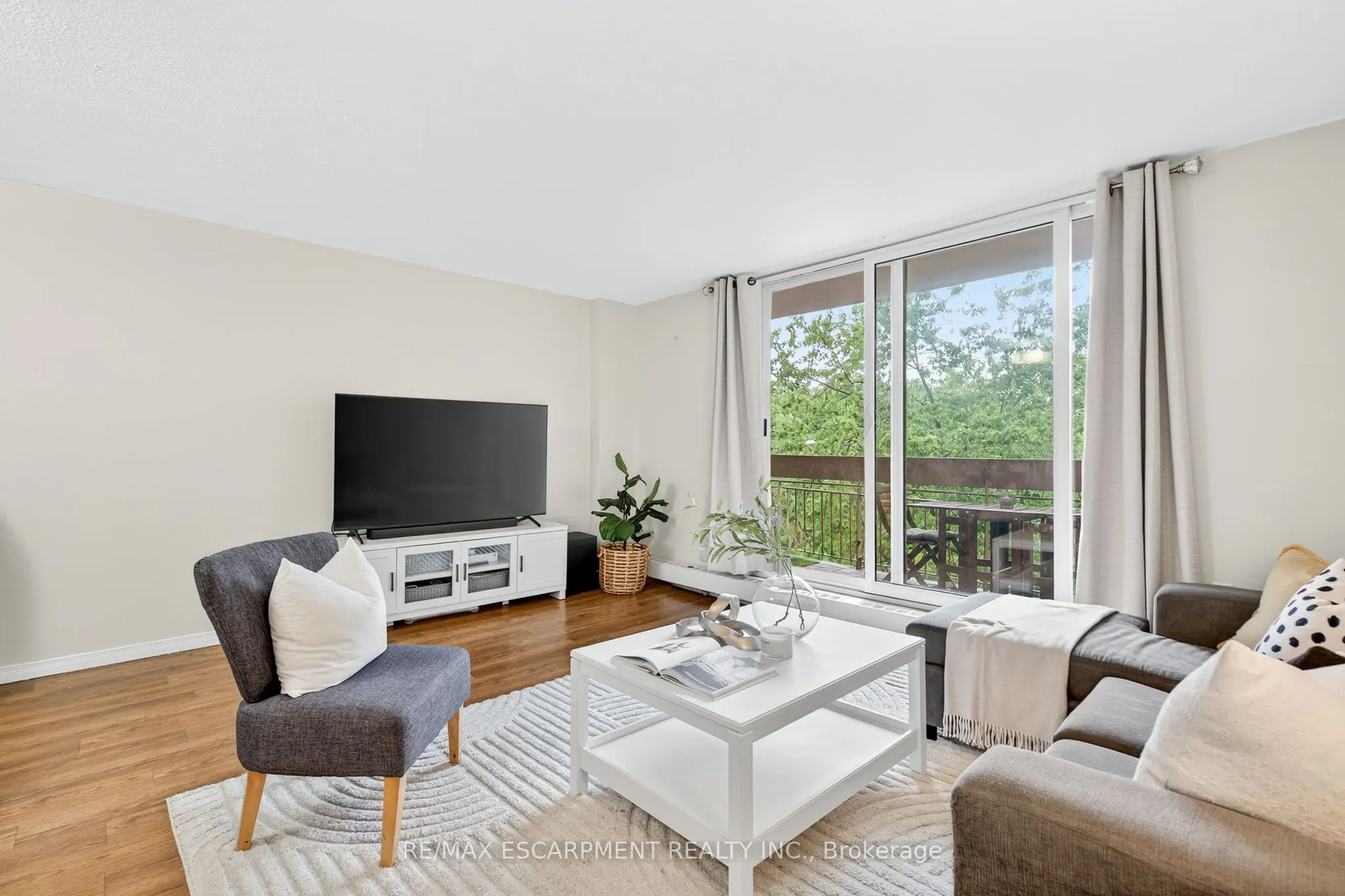 350 Quigley Road, #320