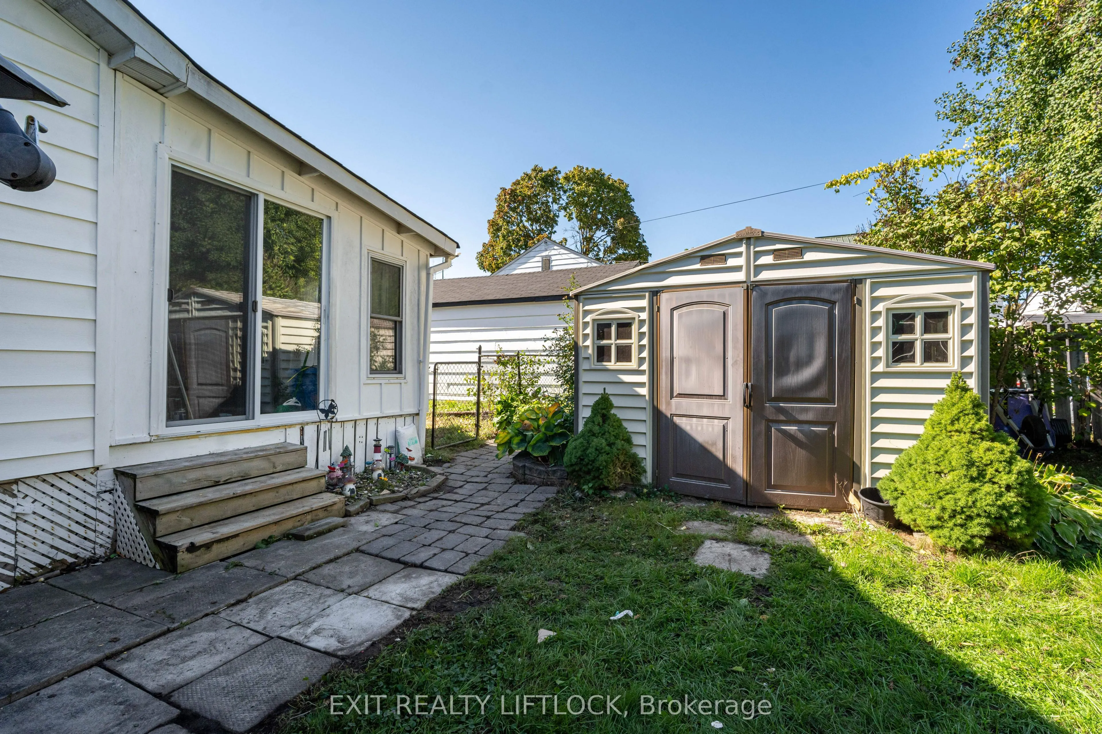 720 New Romaine Street