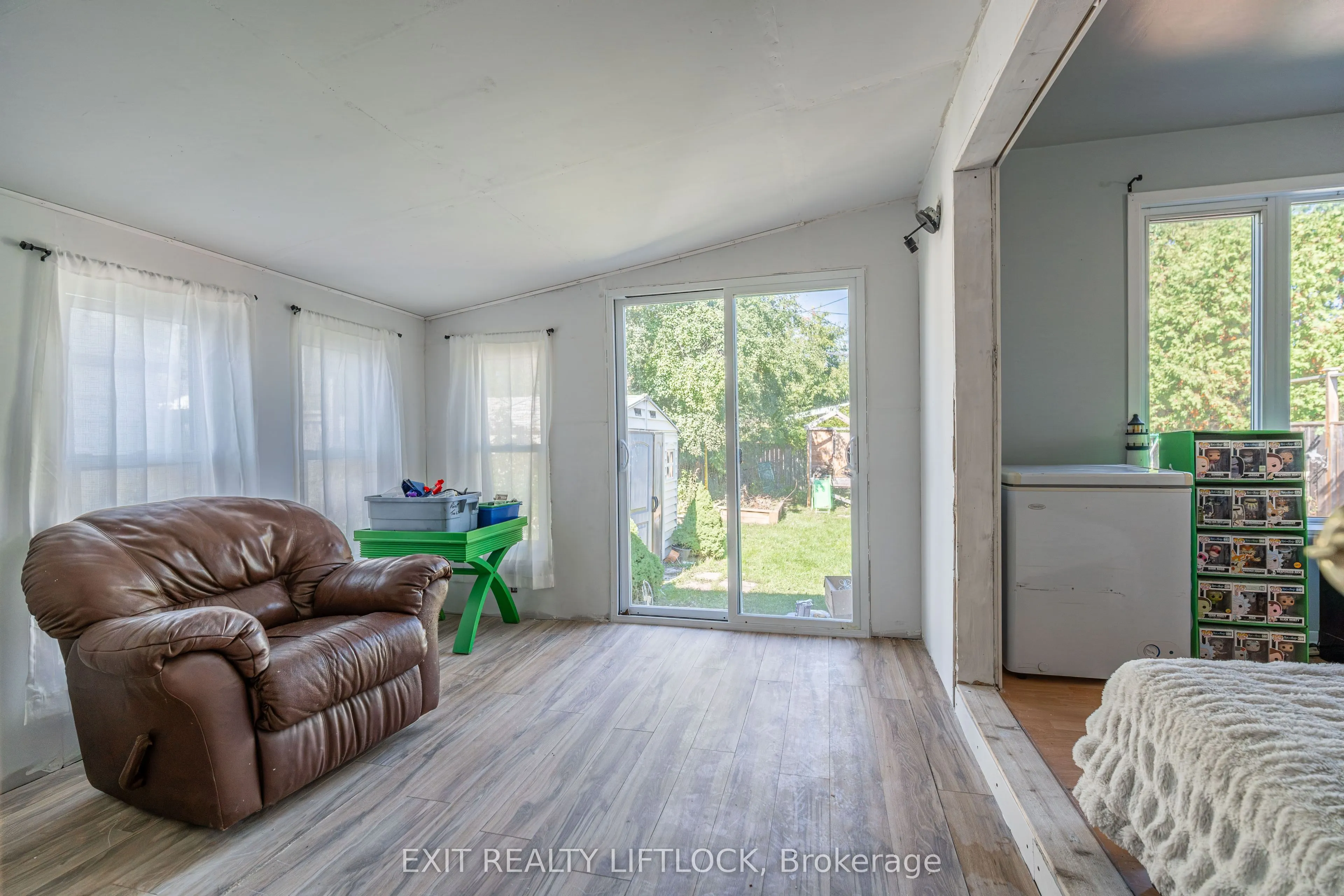 720 New Romaine Street