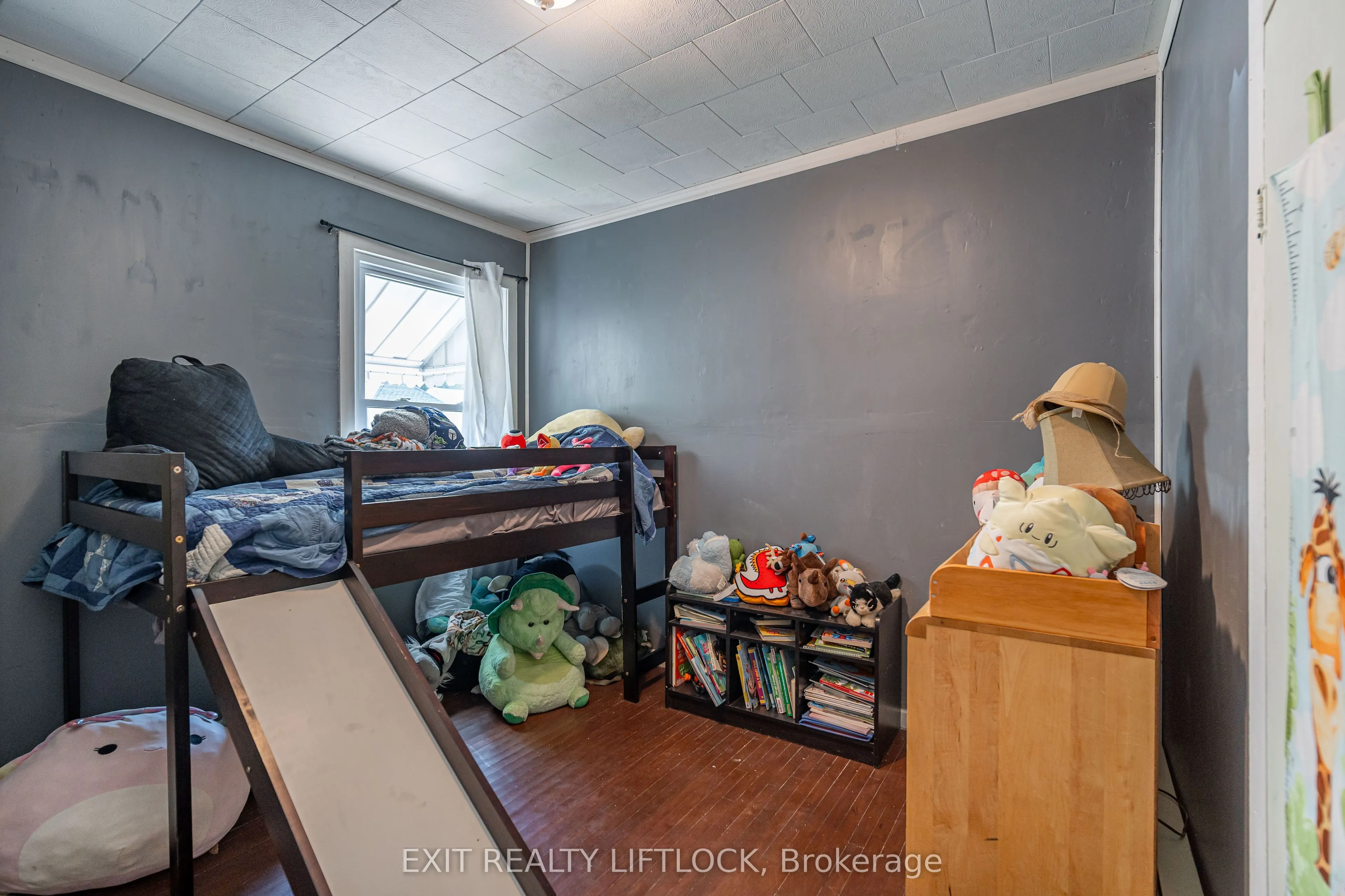 720 New Romaine Street