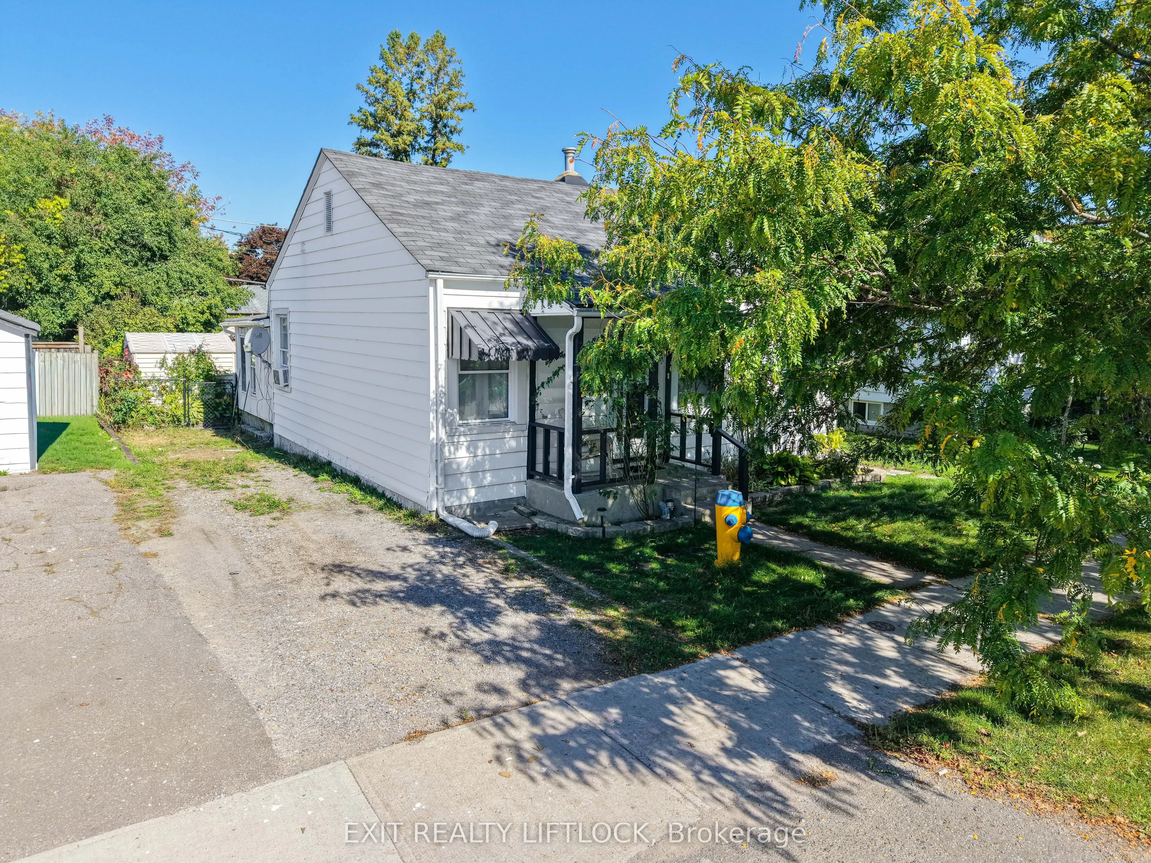 720 New Romaine Street