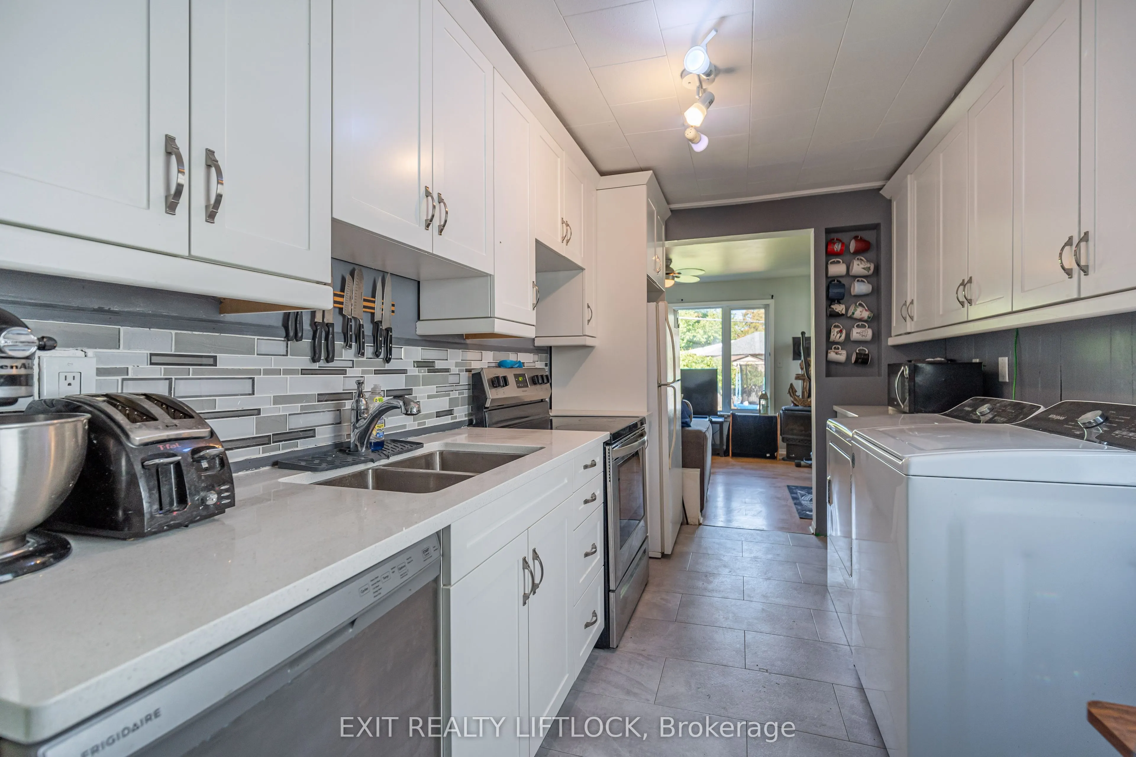 720 New Romaine Street