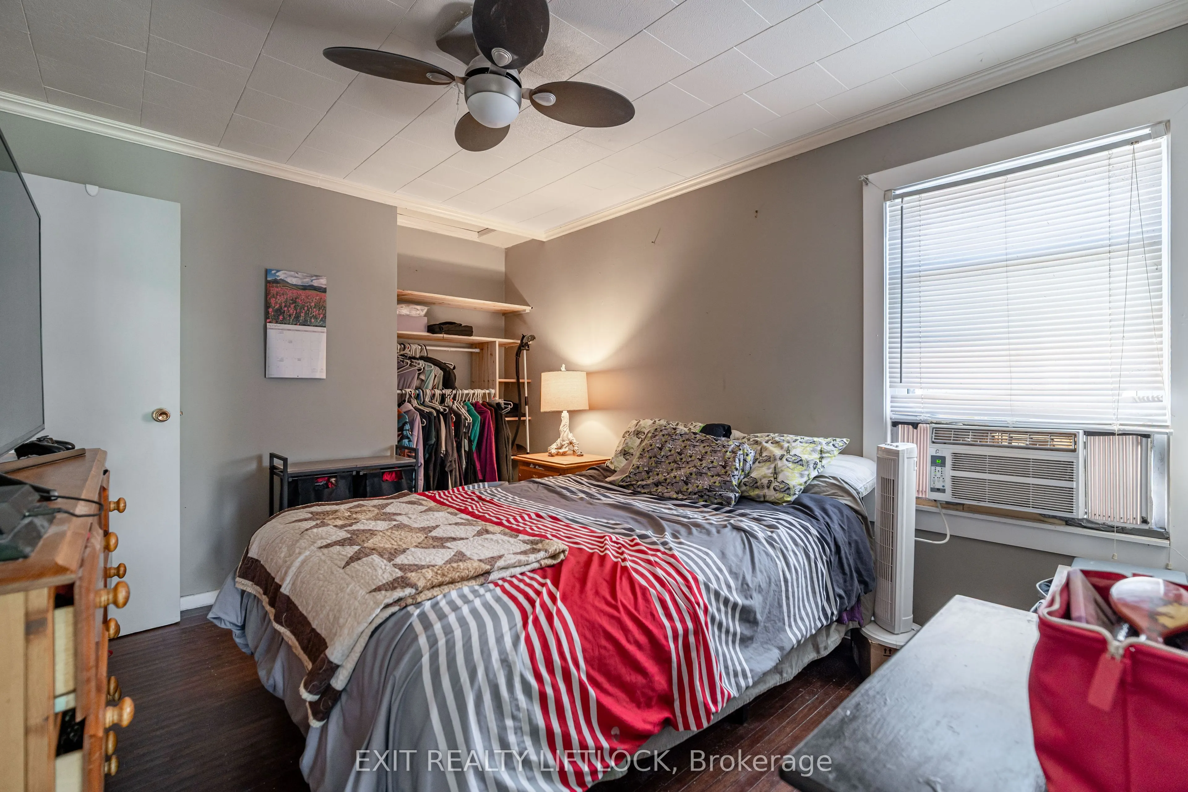 720 New Romaine Street