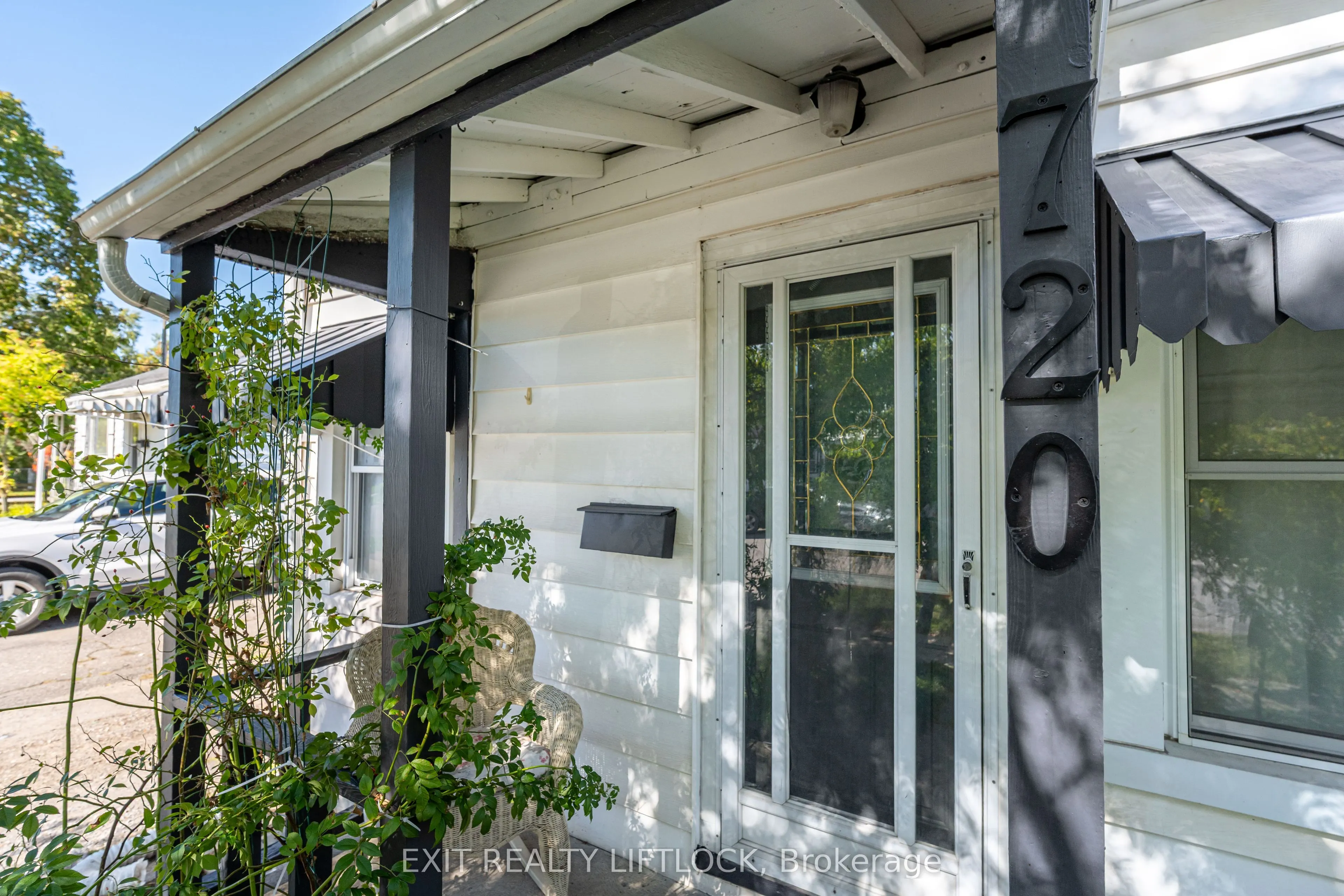 720 New Romaine Street