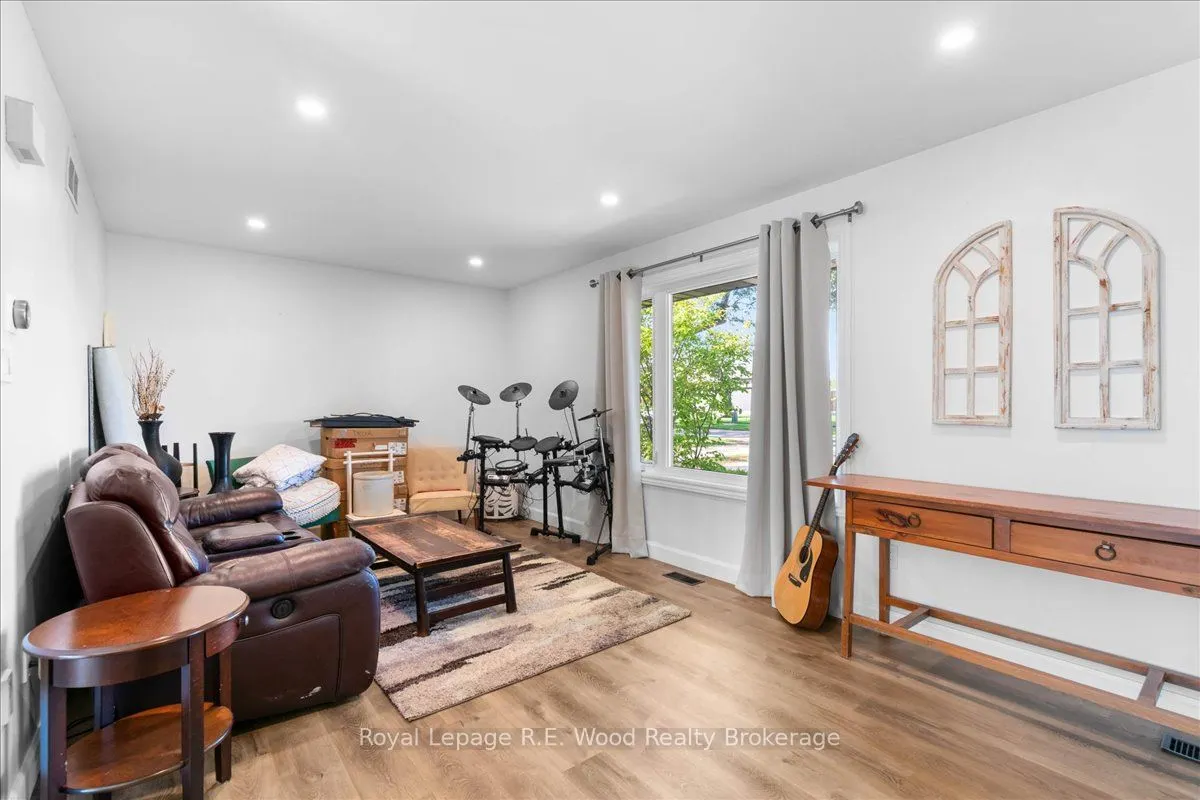 71 North Street W