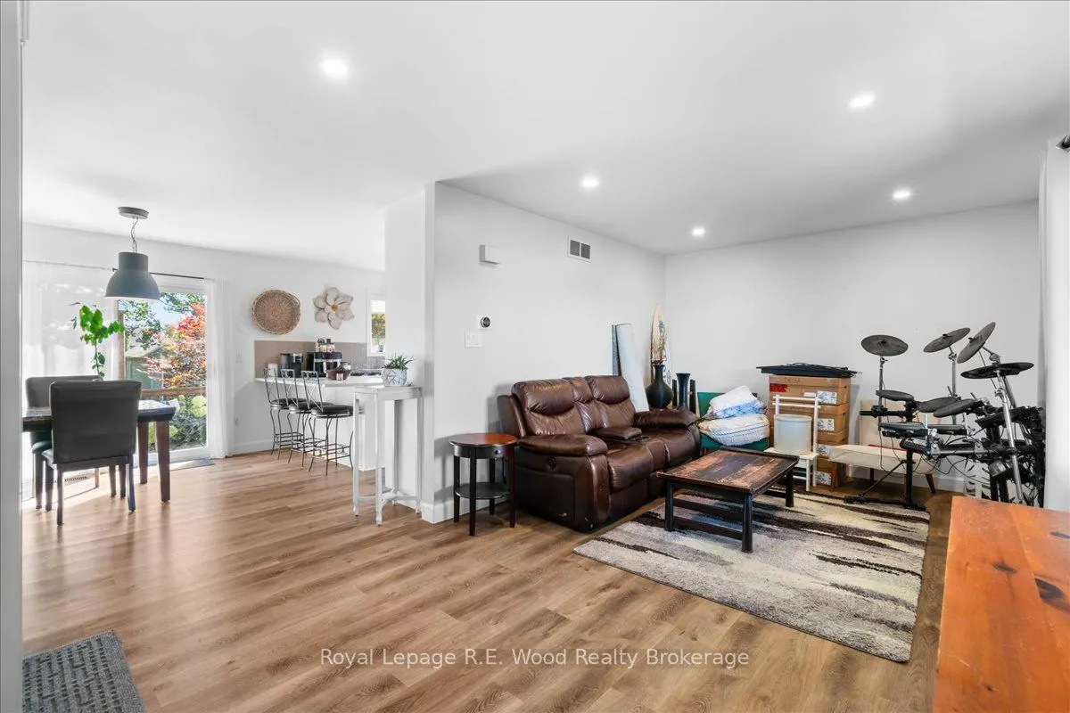 71 North Street W