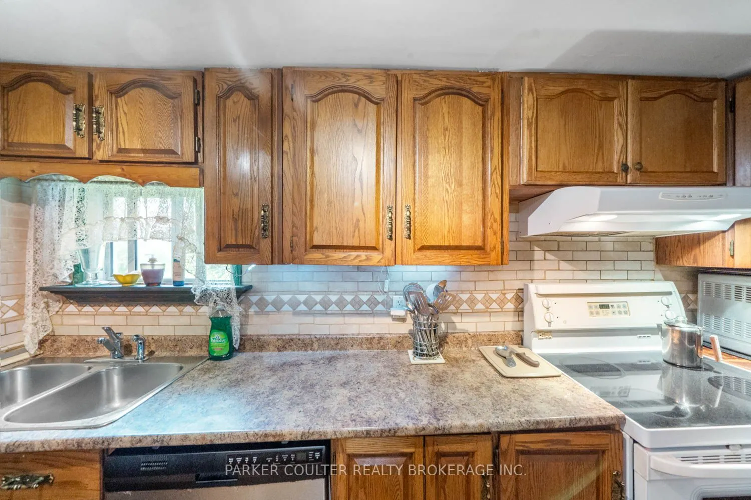 1291 Muskoka Rd 118 W