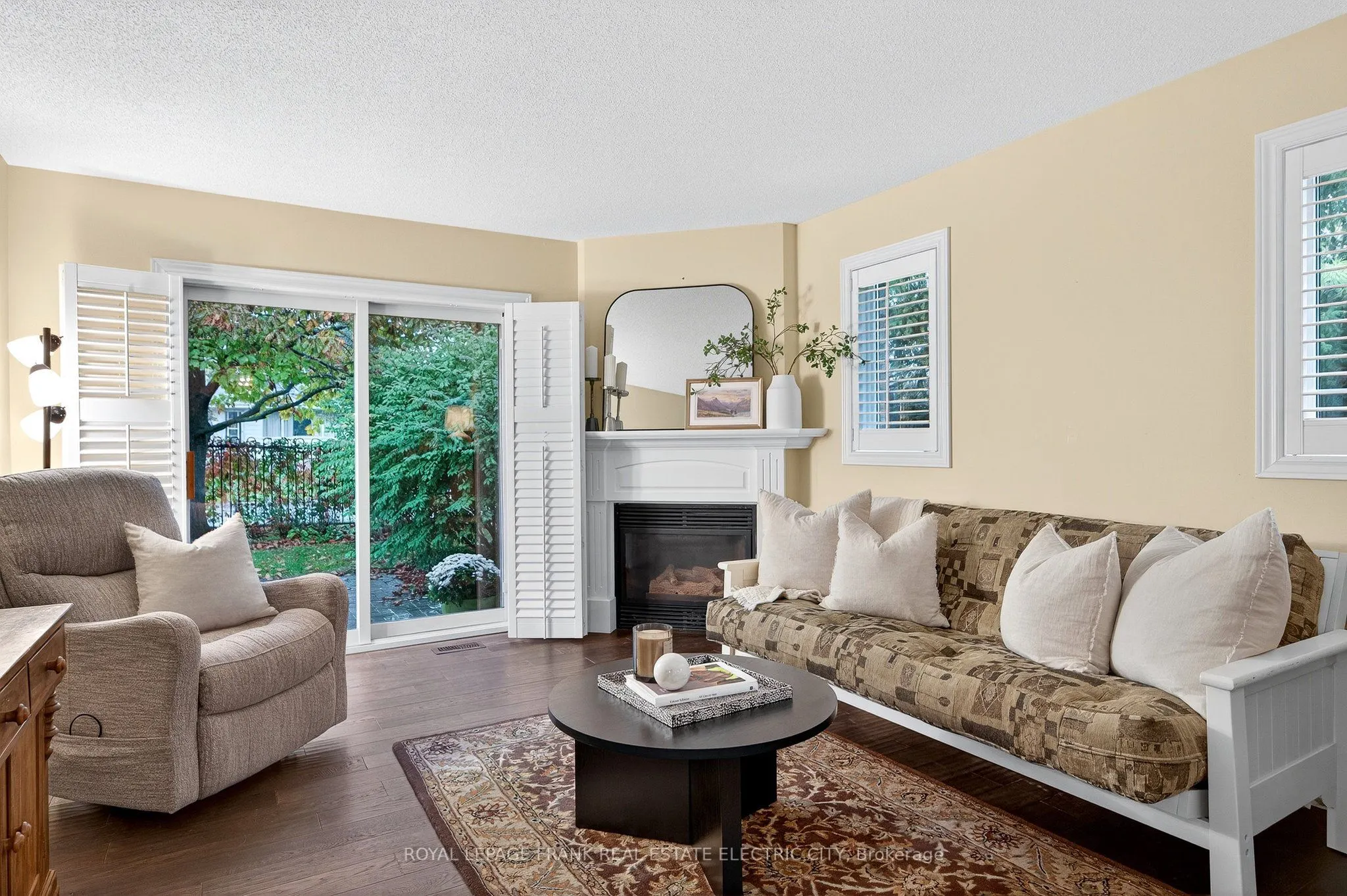 20 Charles Court, #20