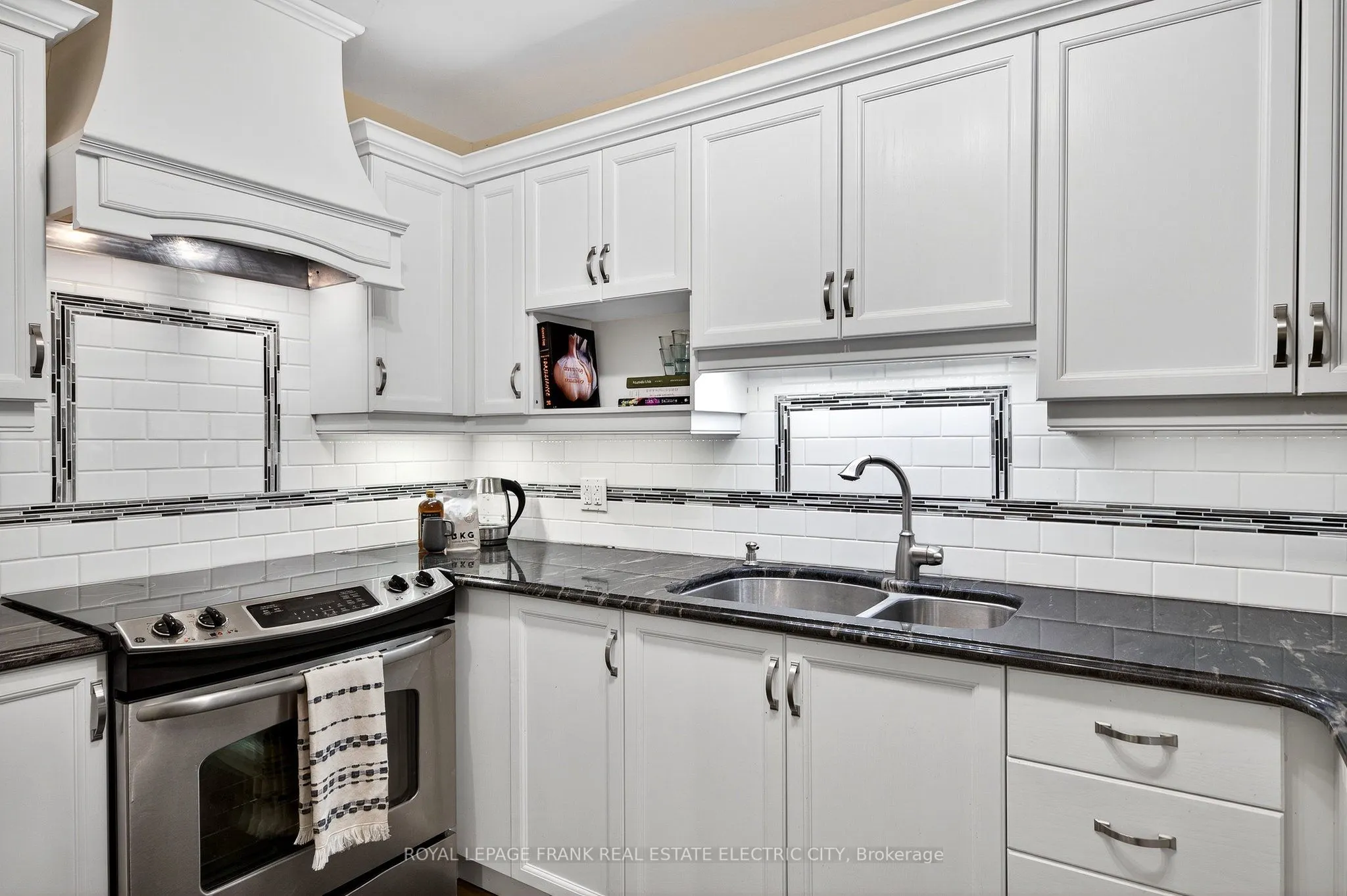 20 Charles Court, #20