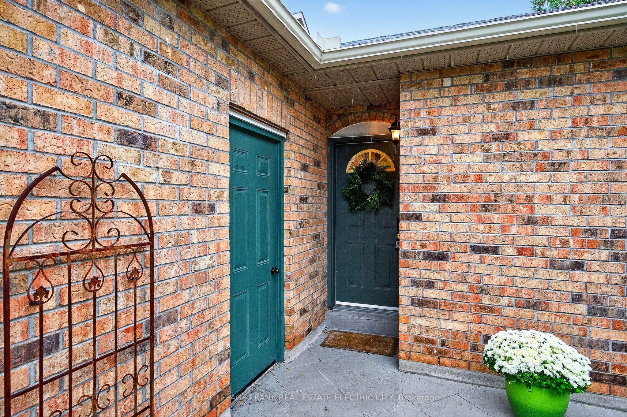 20 Charles Court, #20