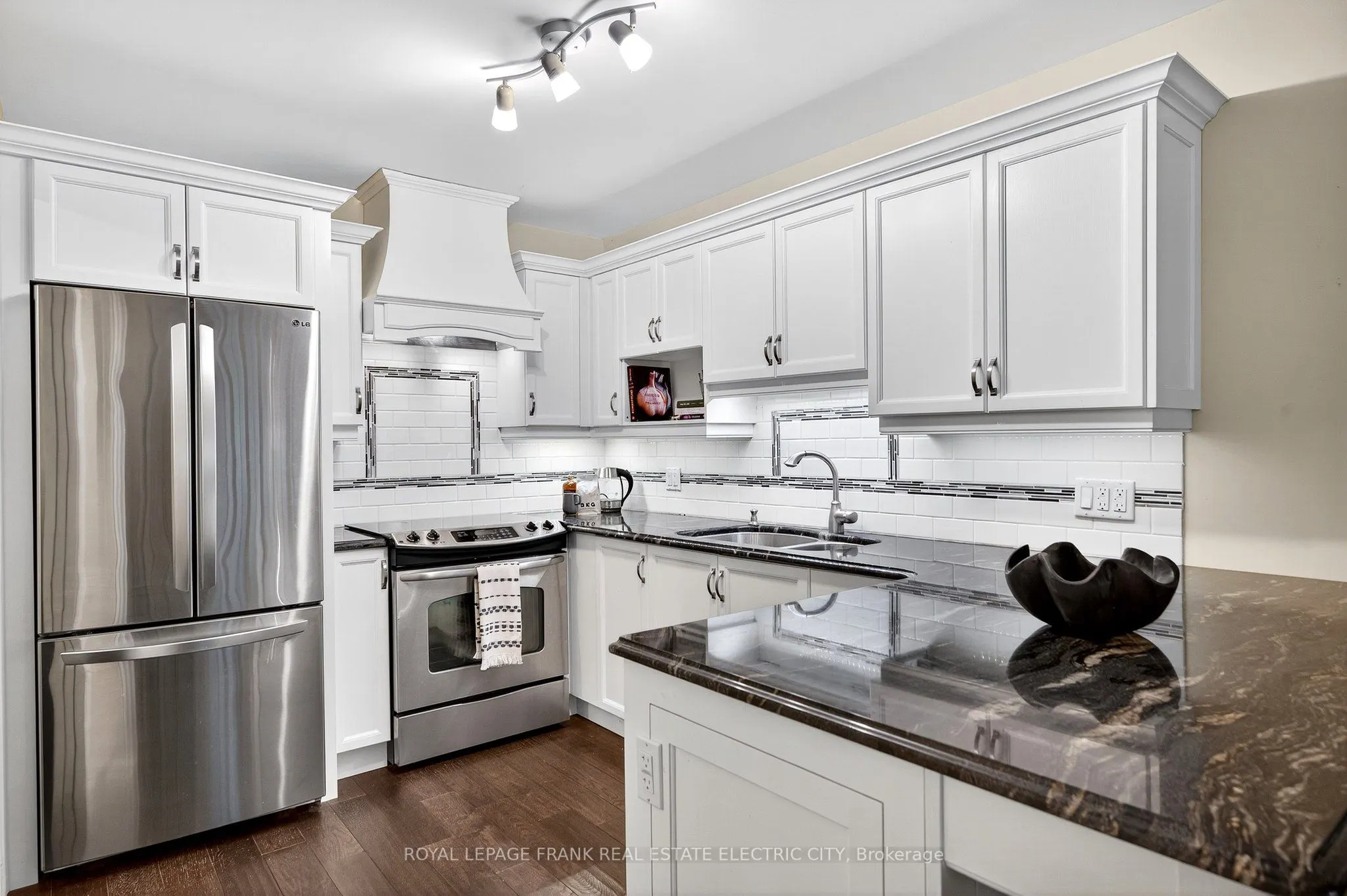 20 Charles Court, #20