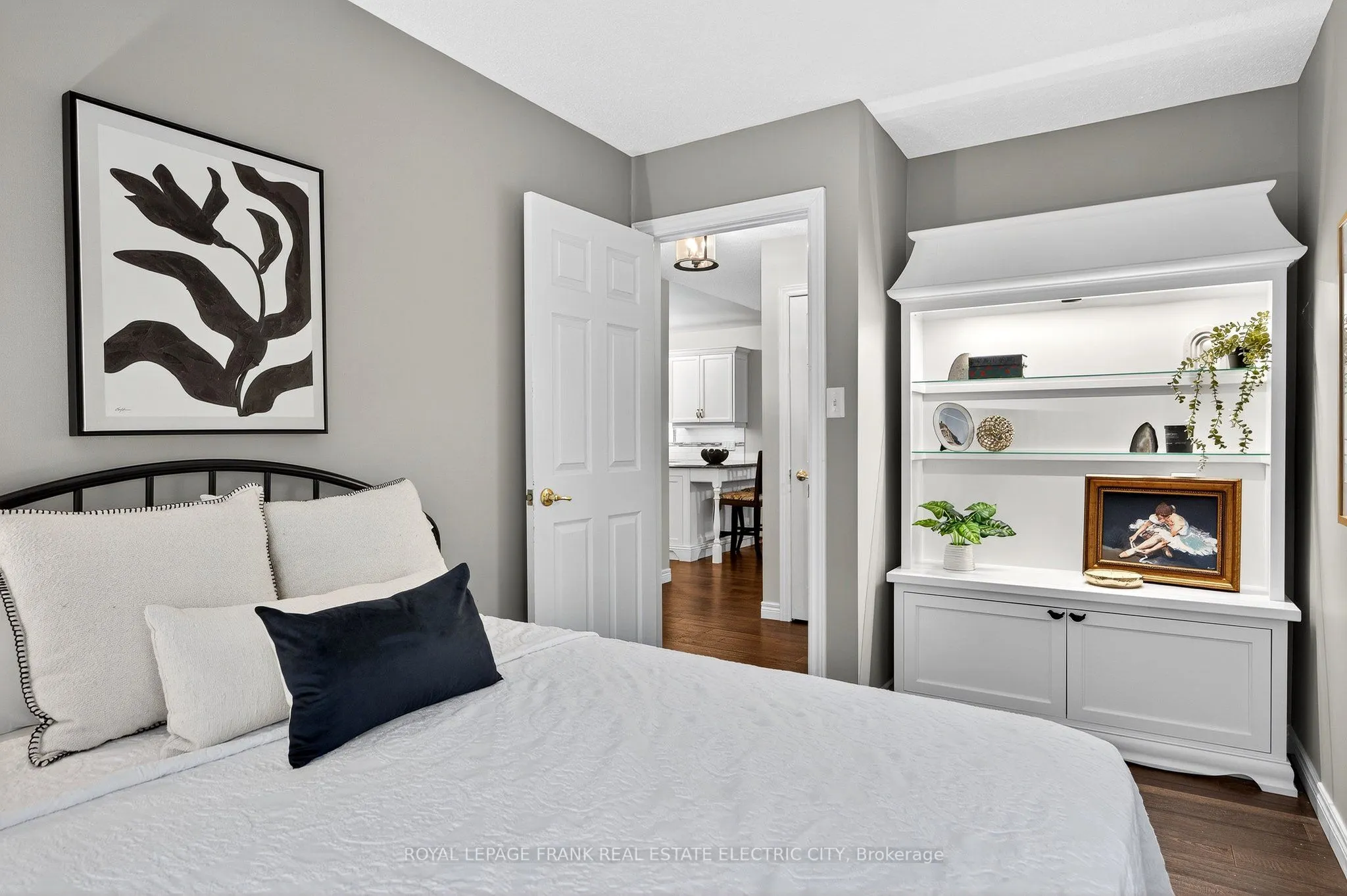 20 Charles Court, #20