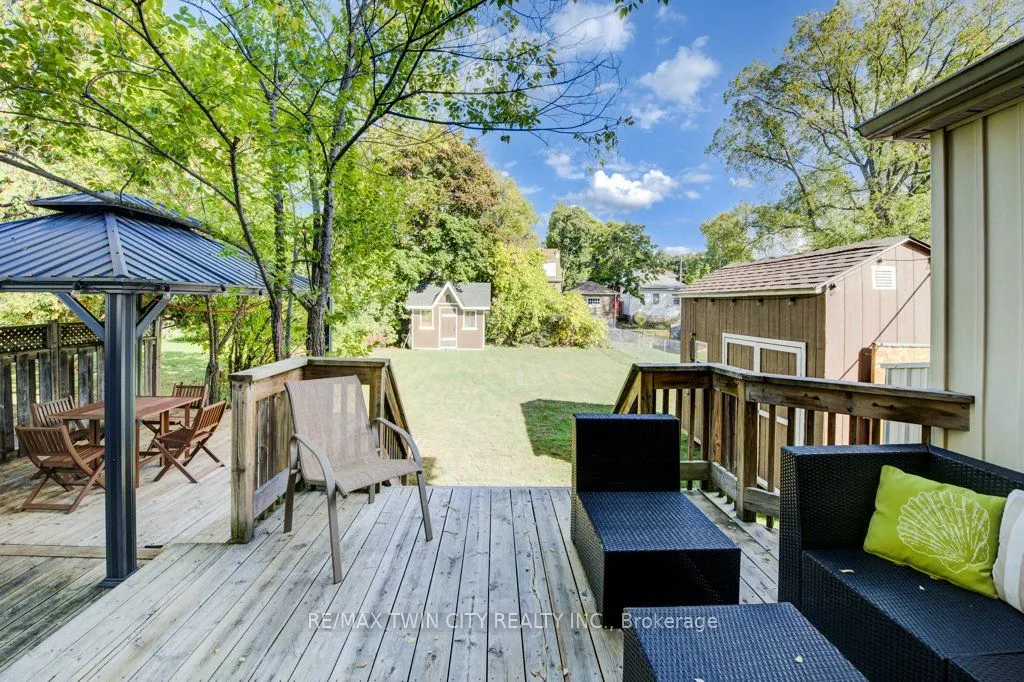 207 Hedley Street