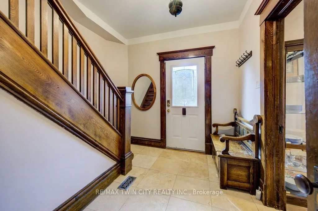 207 Hedley Street