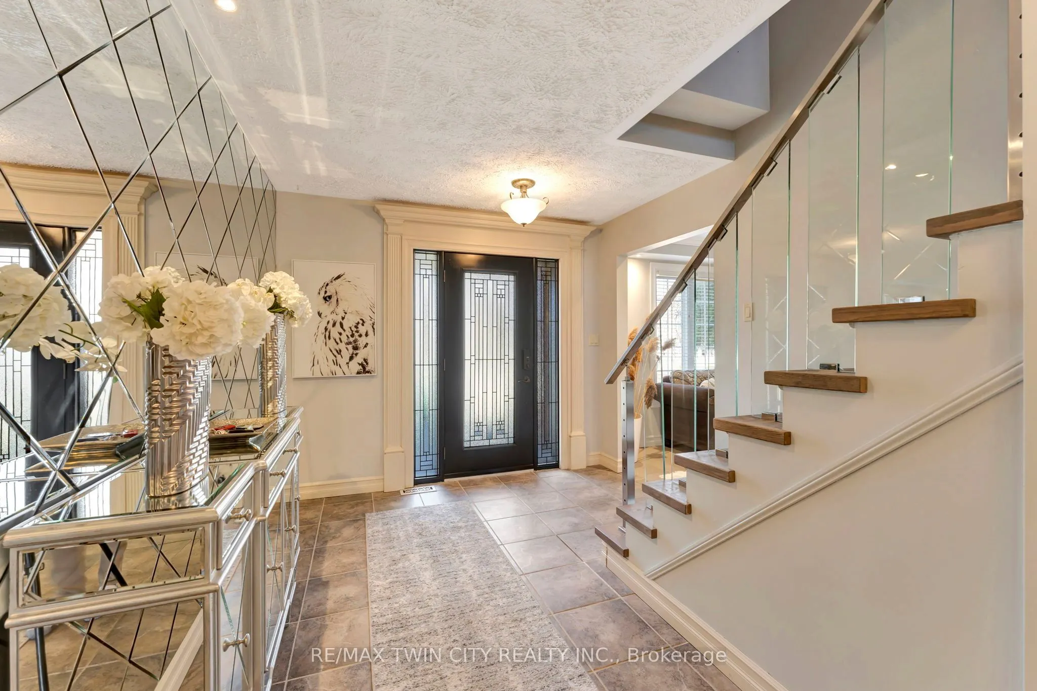 1 Bowen Lane
