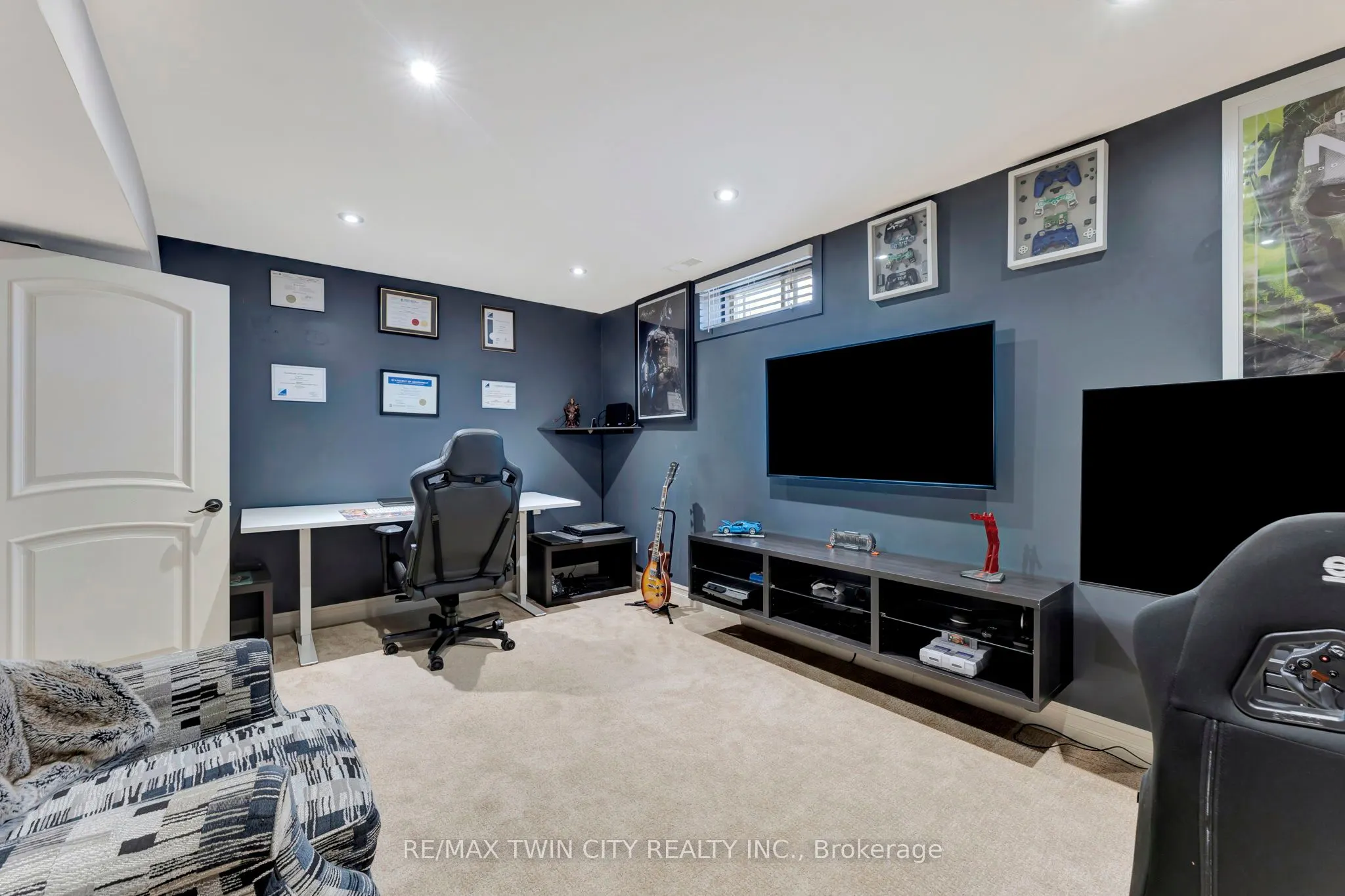 1 Bowen Lane