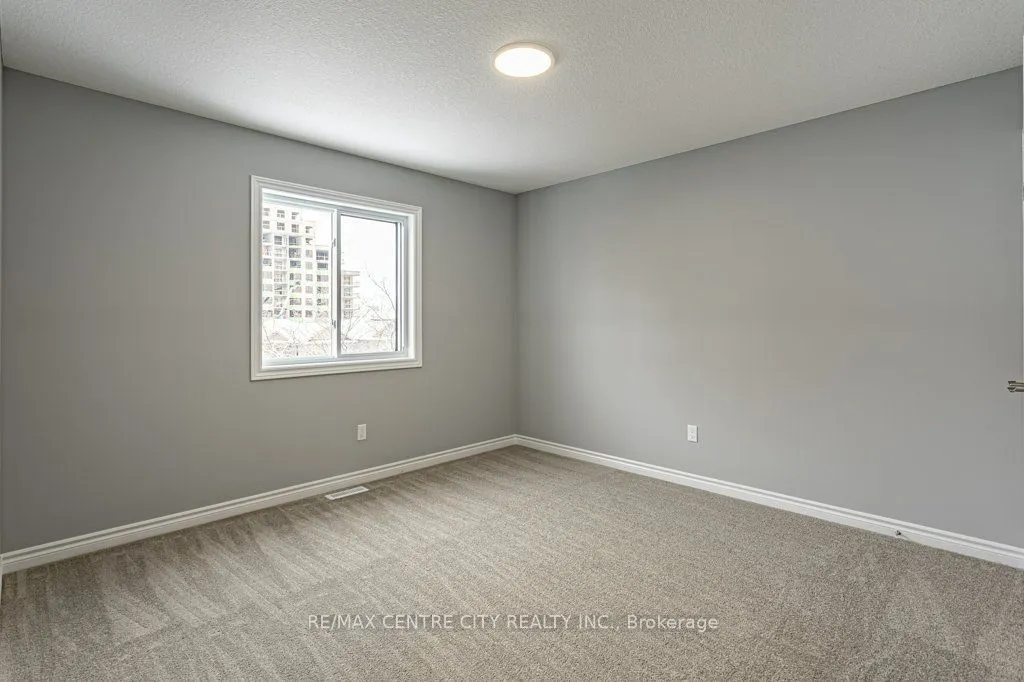 1596 Noah Bend