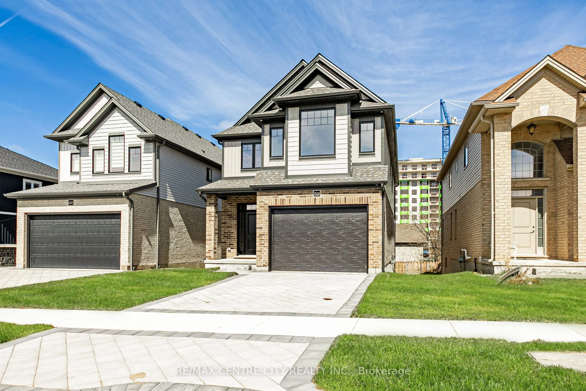 1596 Noah Bend