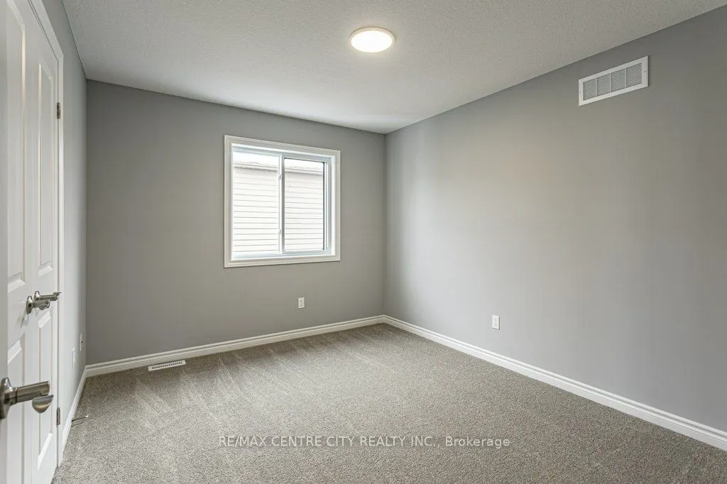 1596 Noah Bend
