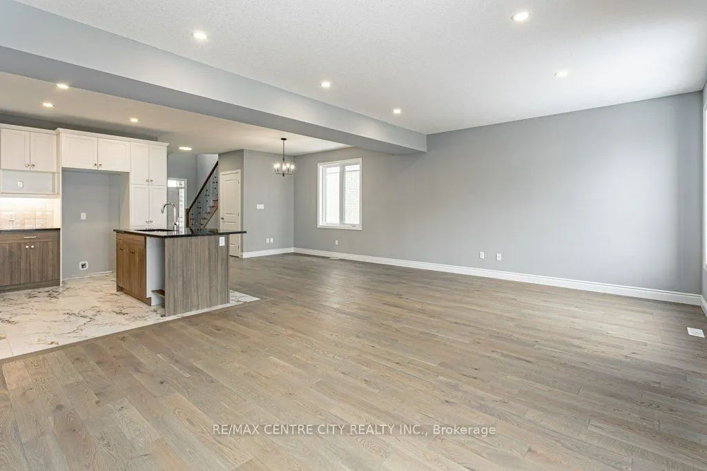 1596 Noah Bend