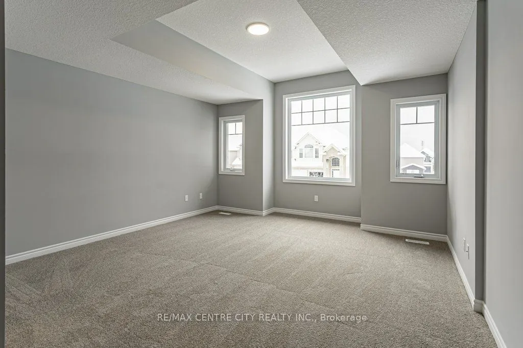 1596 Noah Bend