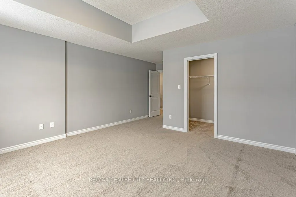 1596 Noah Bend