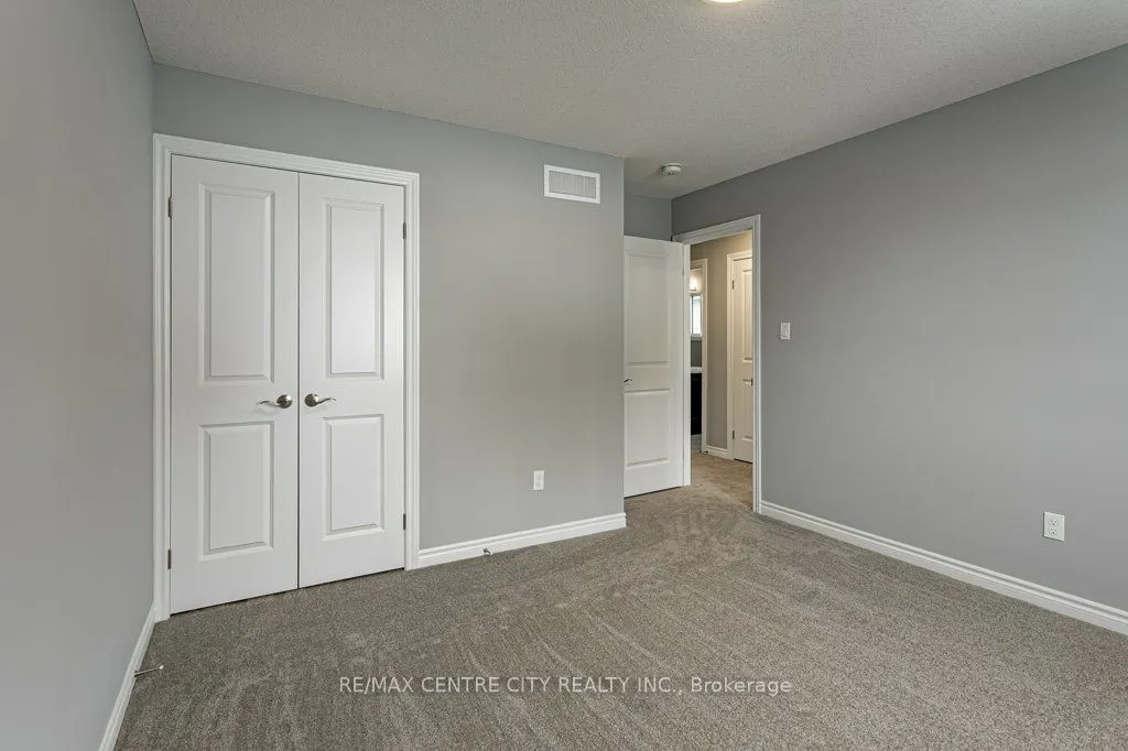 1596 Noah Bend