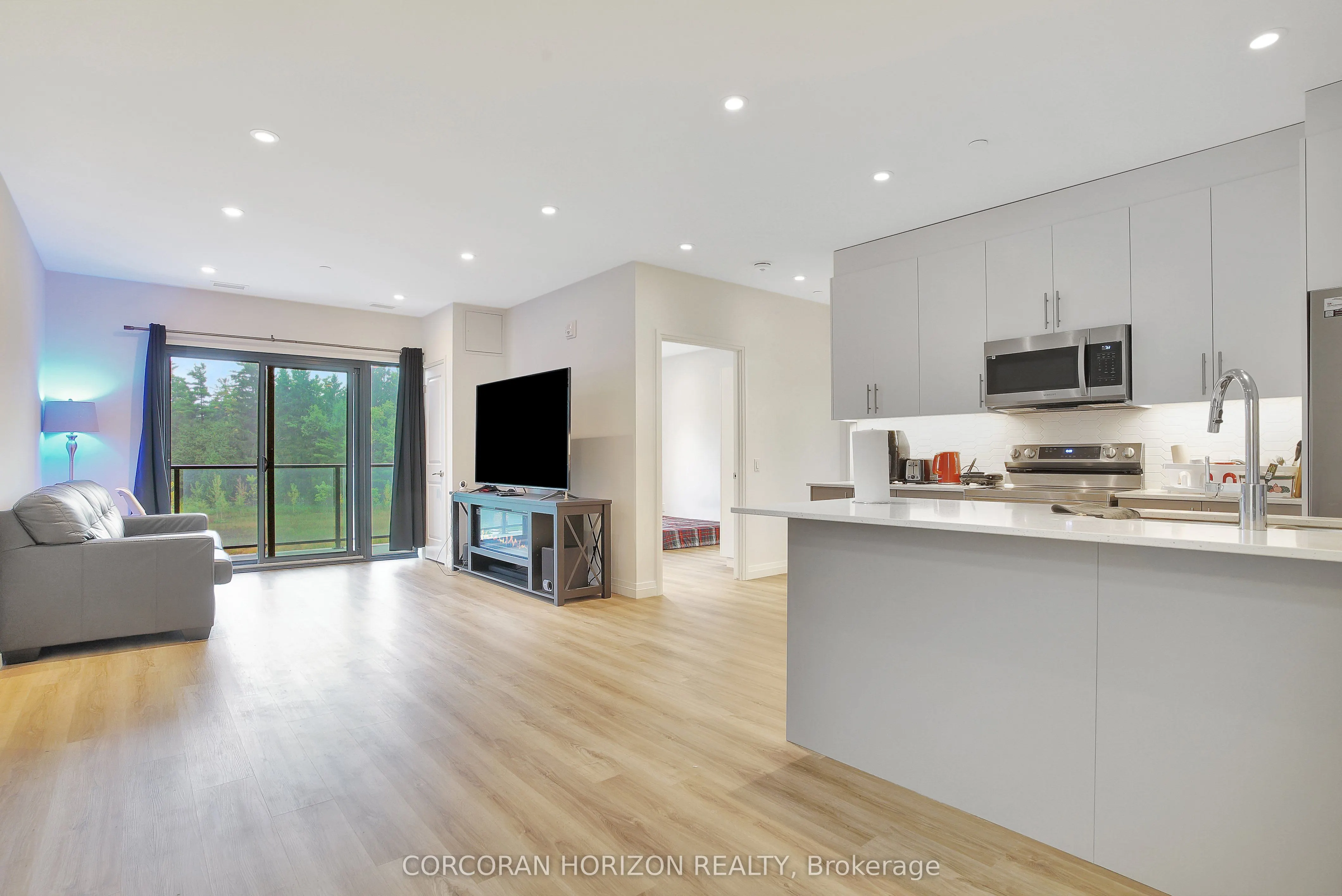 525 New Dundee Road, #203