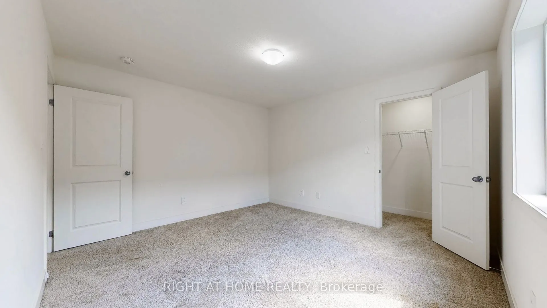 1608 Capri Crescent
