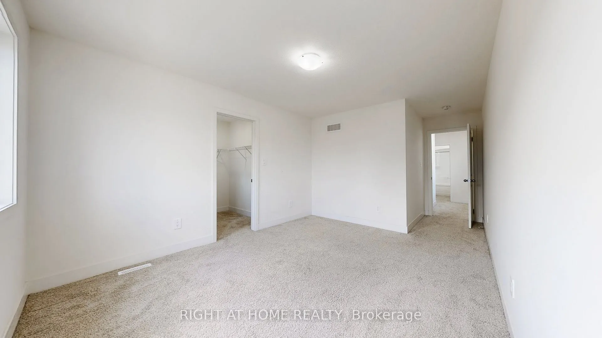 1608 Capri Crescent
