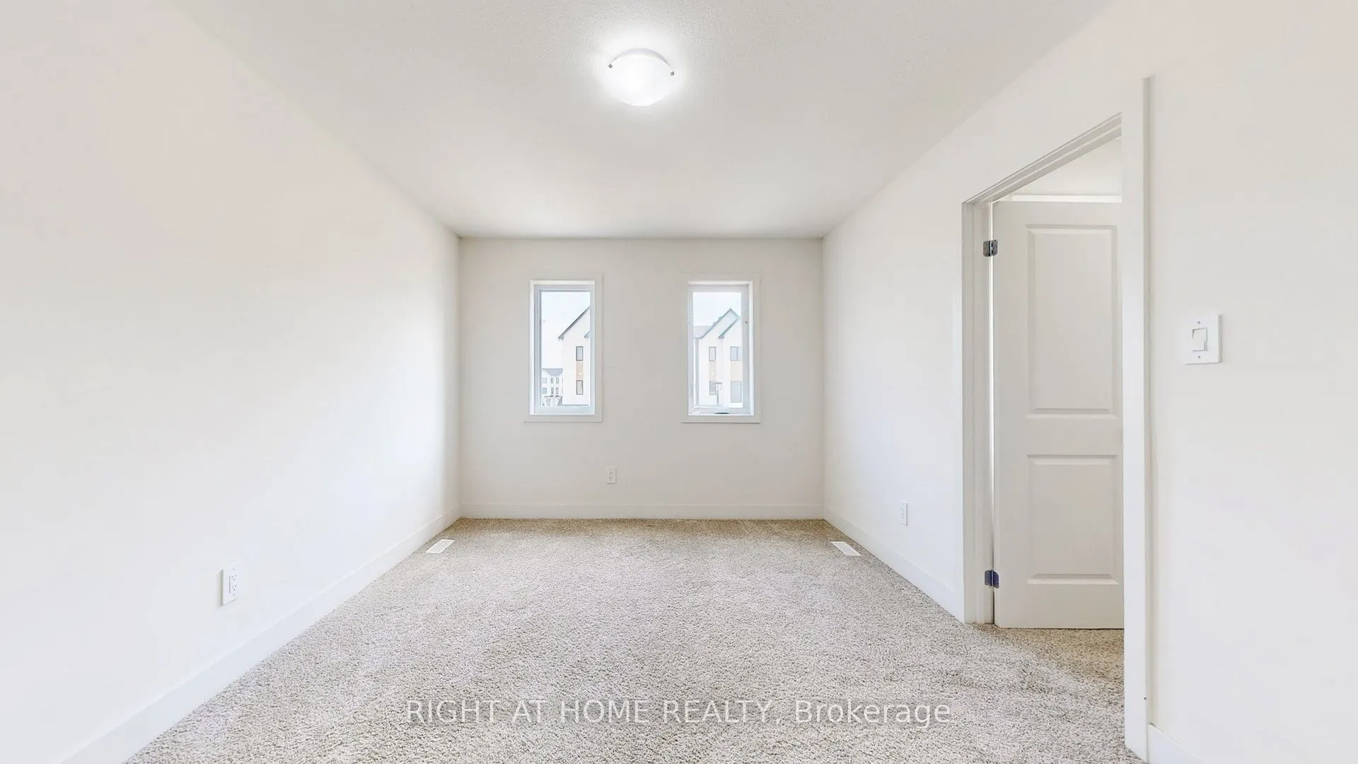 1608 Capri Crescent