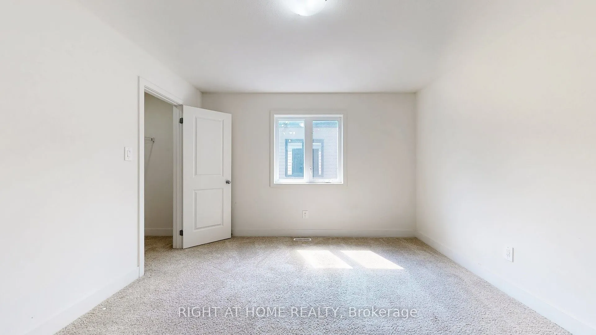 1608 Capri Crescent