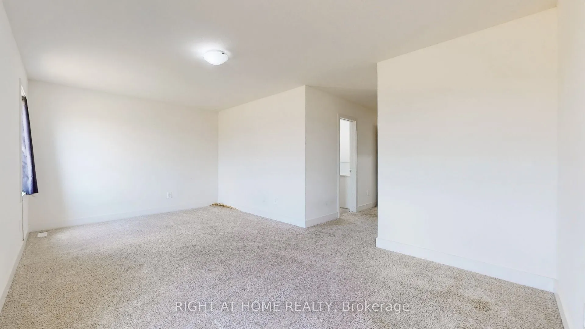 1608 Capri Crescent