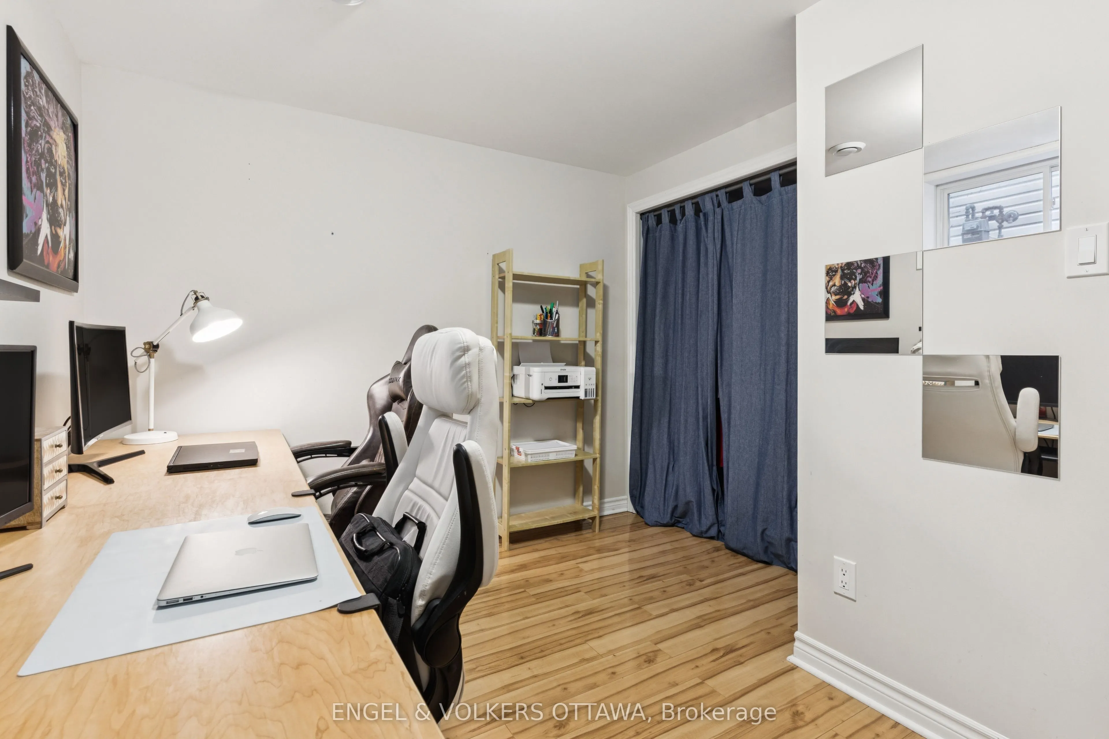 161 Des Pins Street