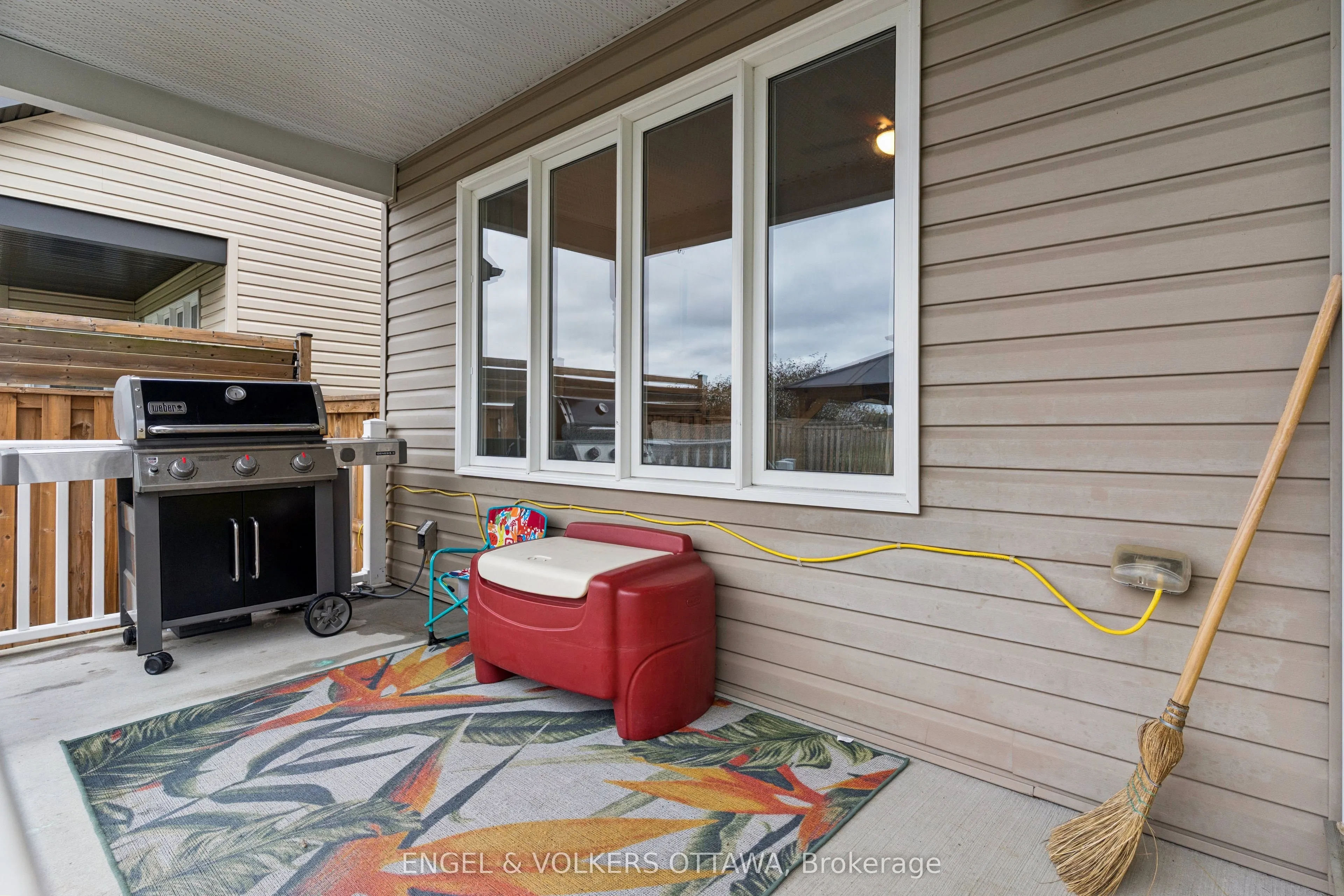 161 Des Pins Street