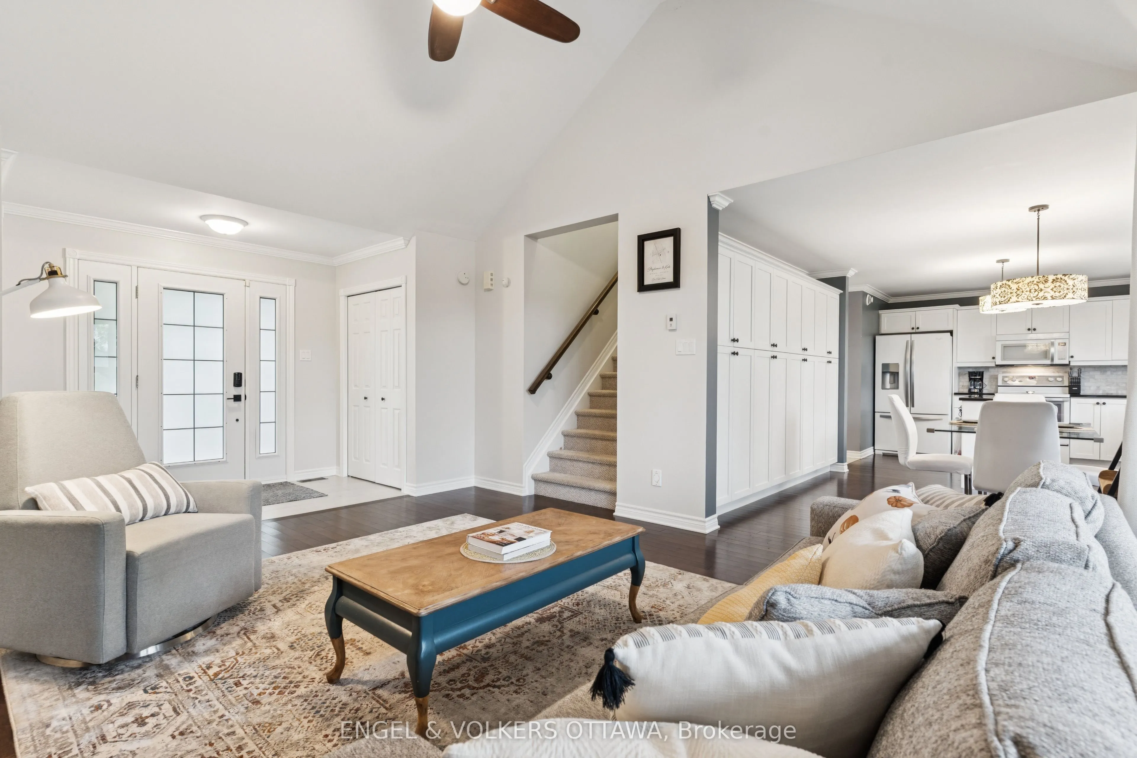 161 Des Pins Street