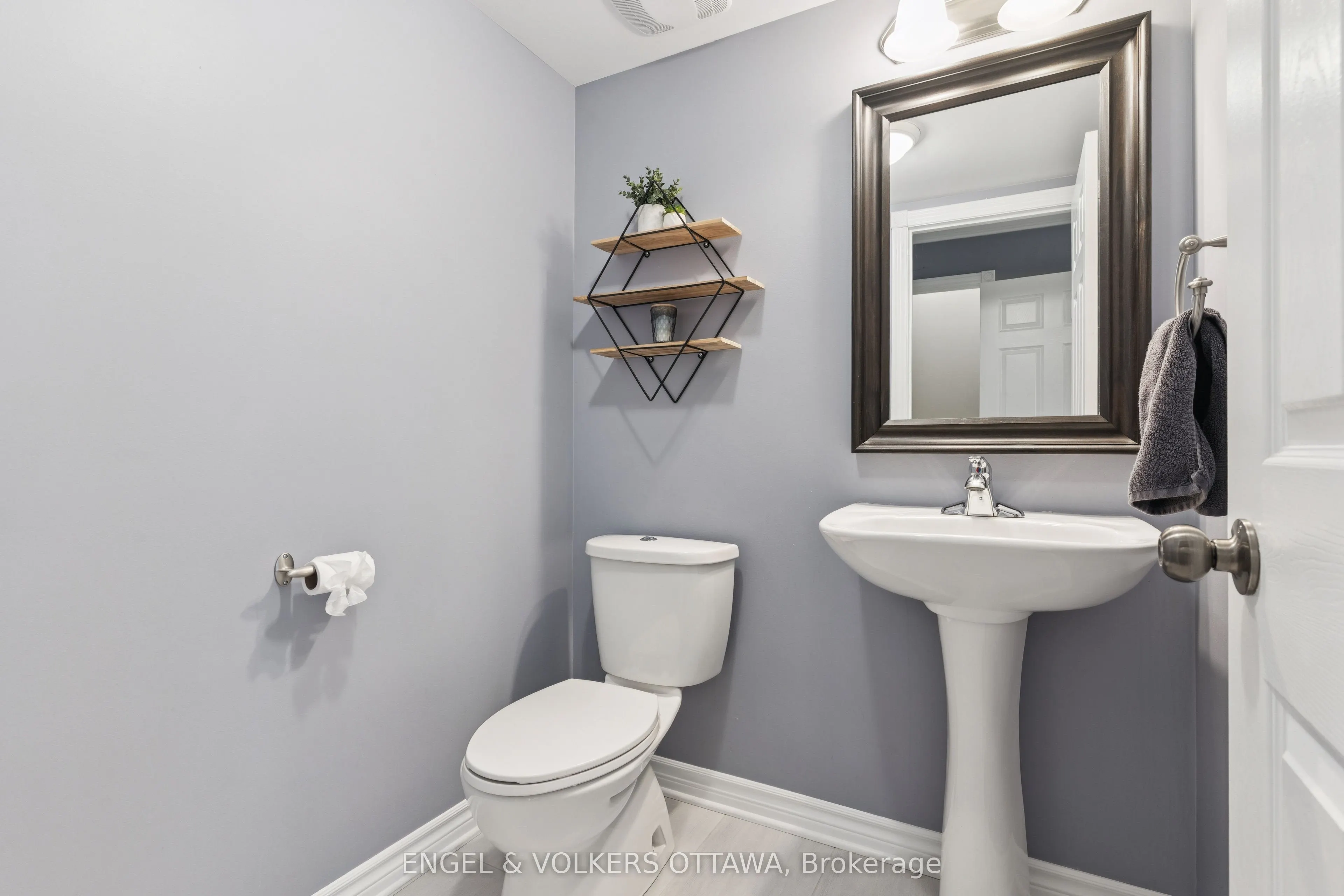 161 Des Pins Street