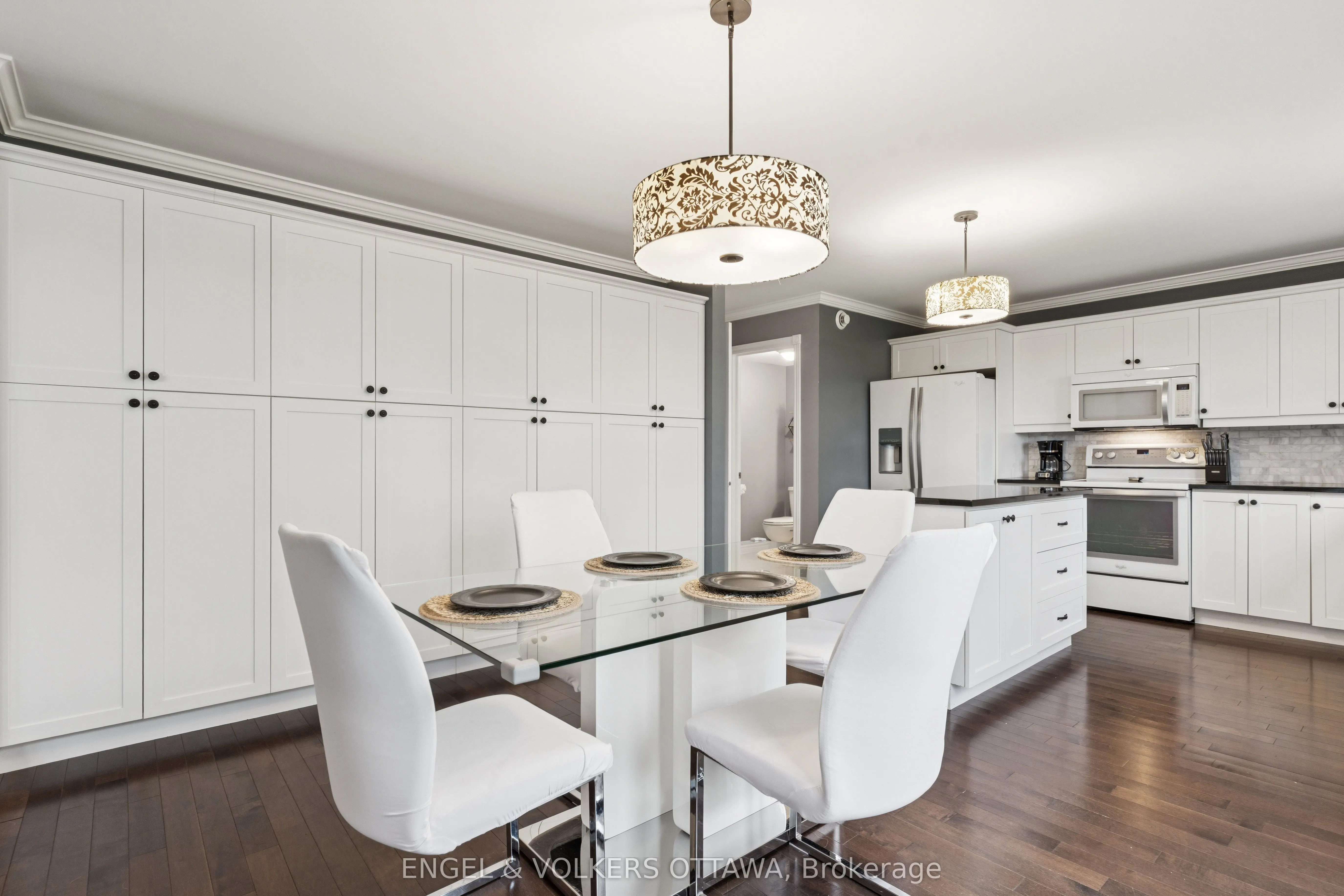 161 Des Pins Street