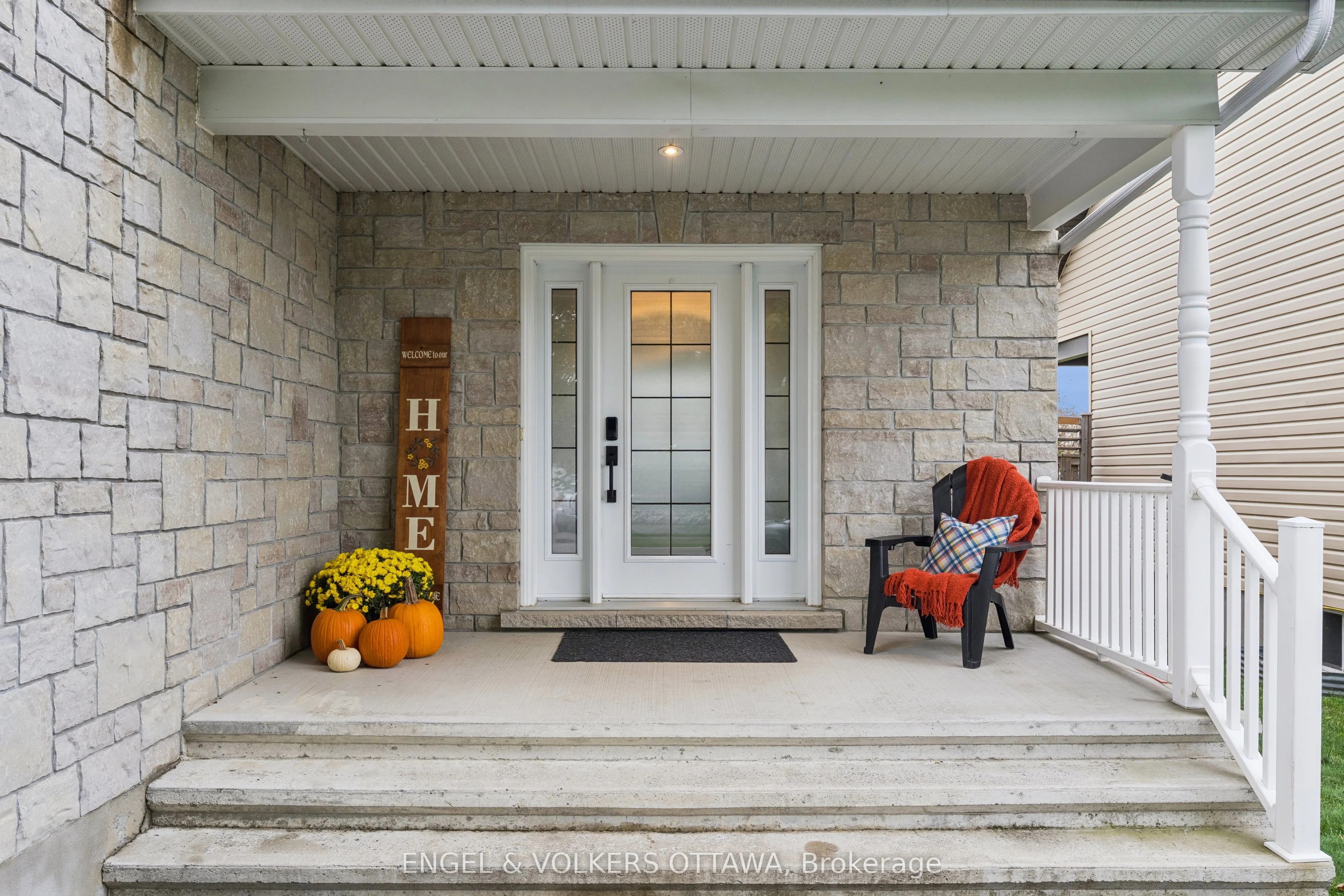 161 Des Pins Street