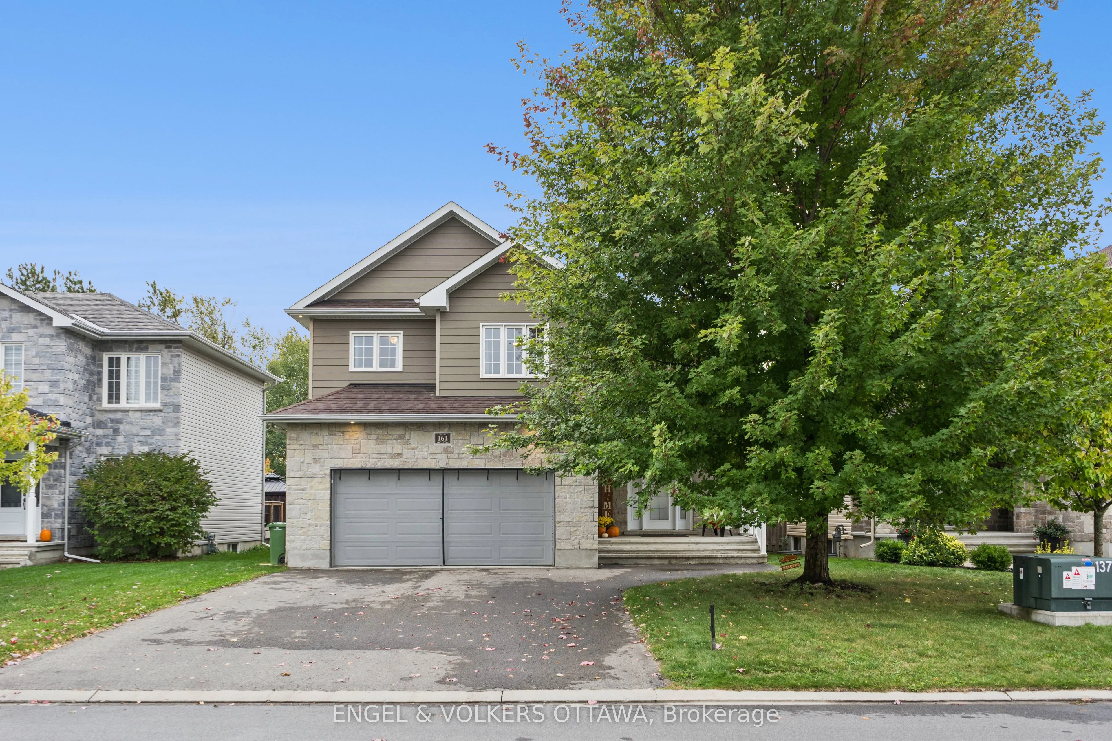 161 Des Pins Street