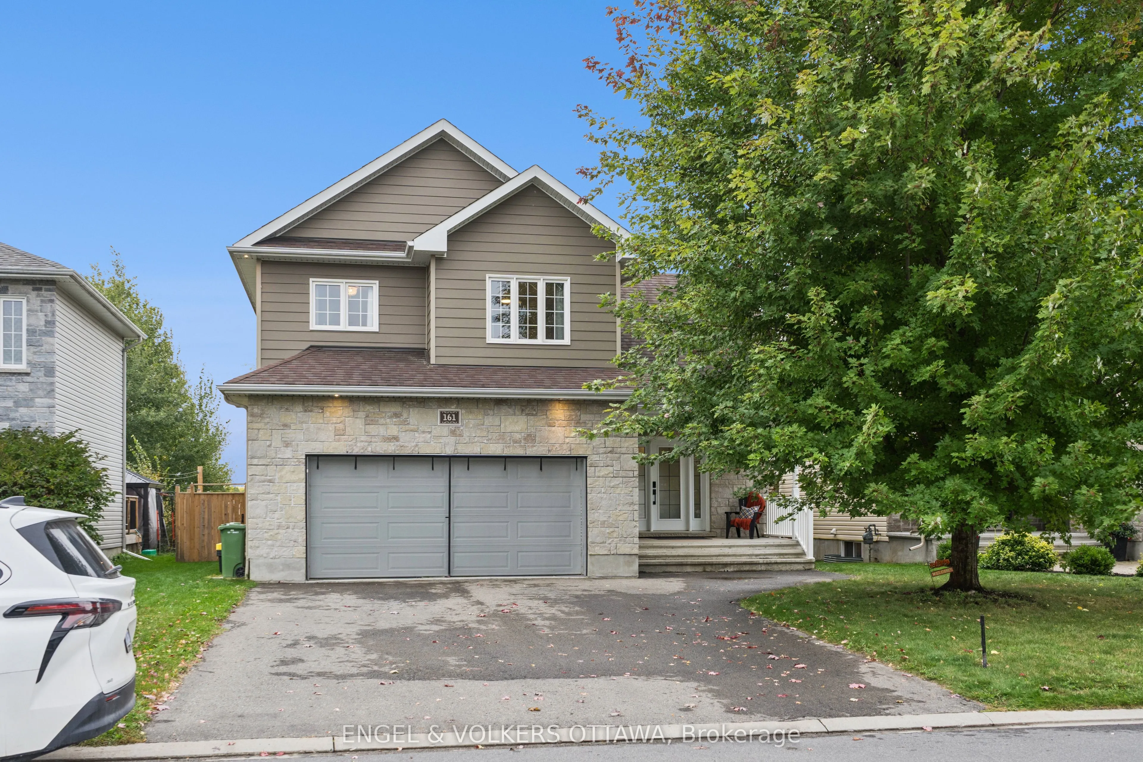 161 Des Pins Street