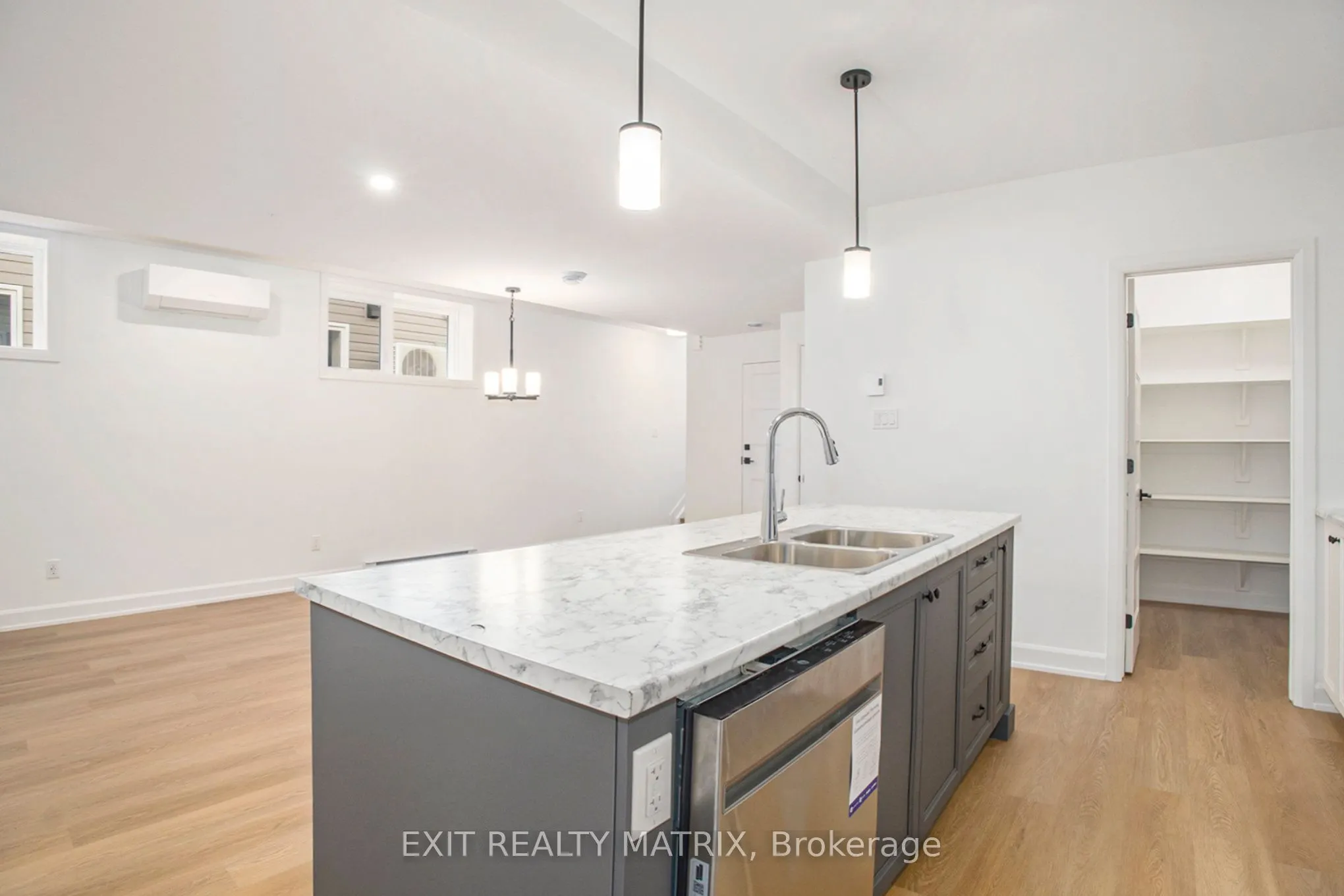 560 Regina Street, #B