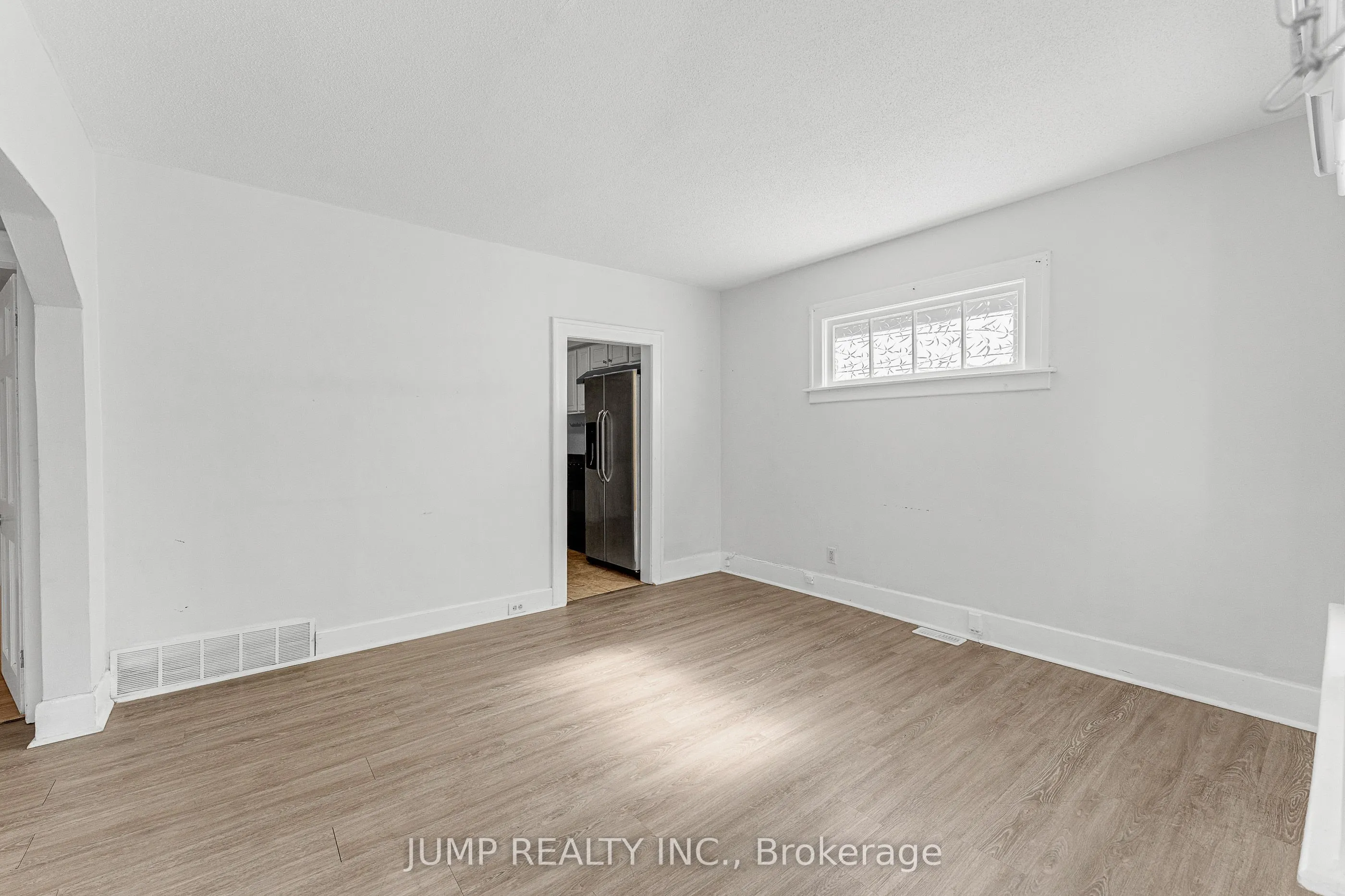 842-844 Ellrose Avenue