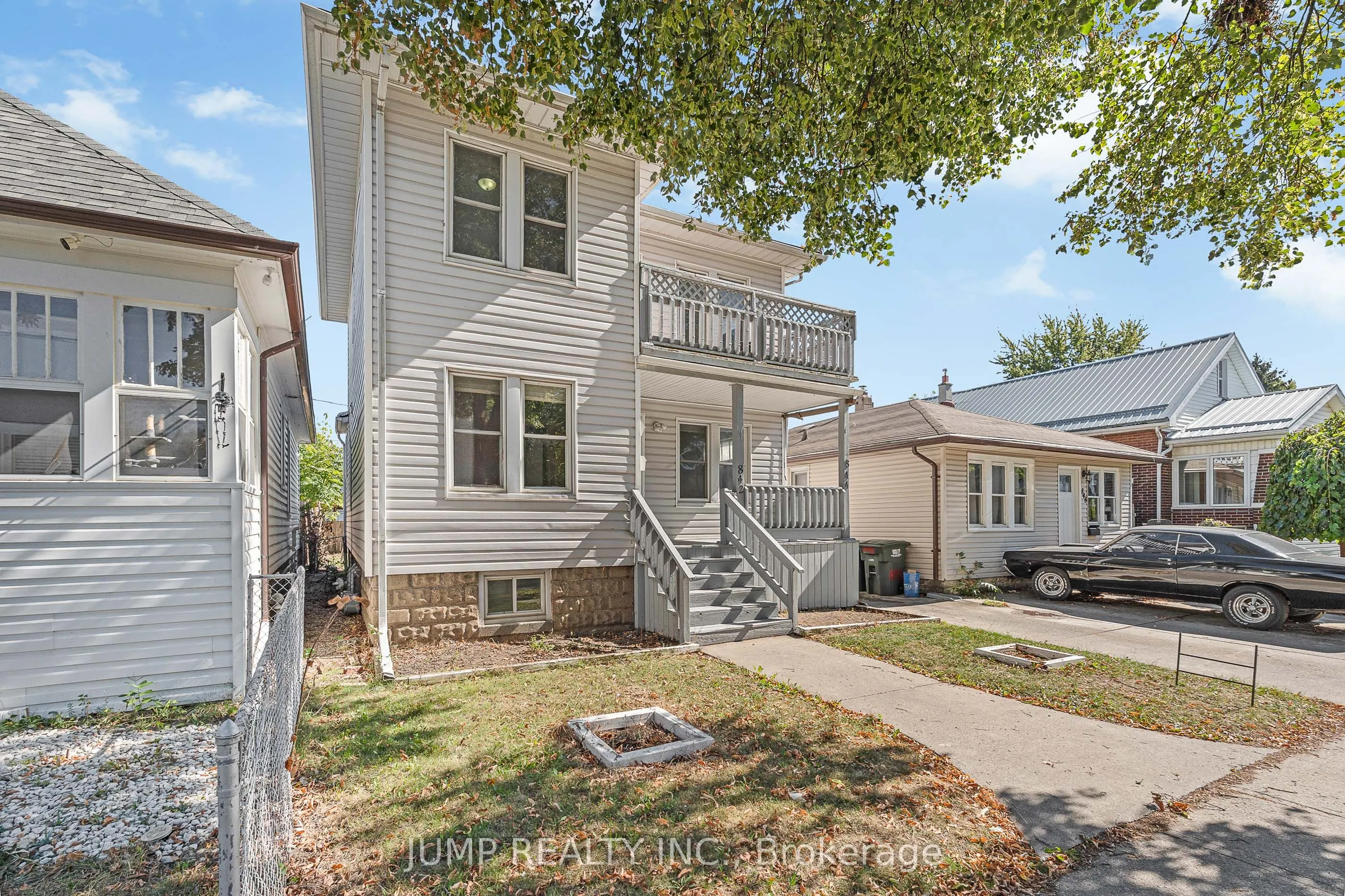 842-844 Ellrose Avenue