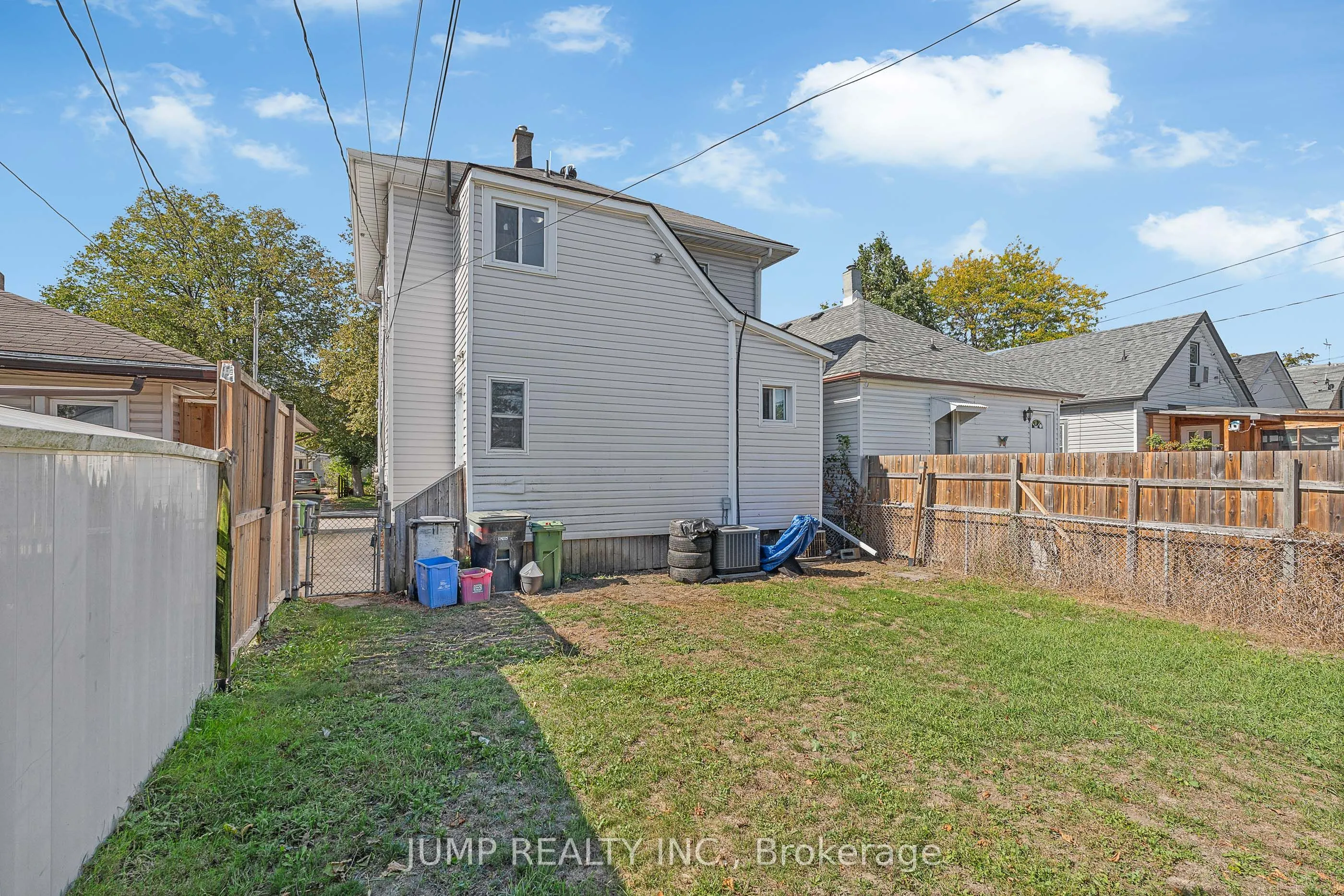842-844 Ellrose Avenue