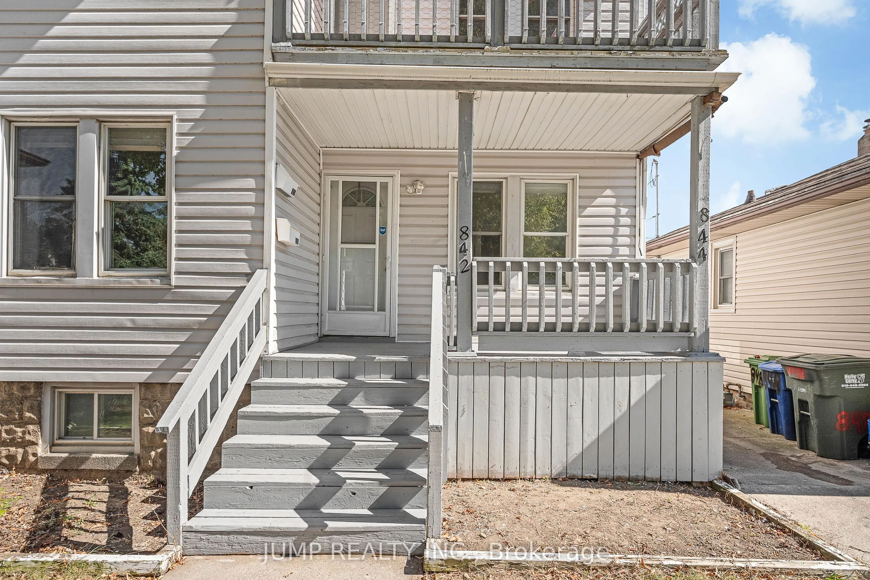 842-844 Ellrose Avenue